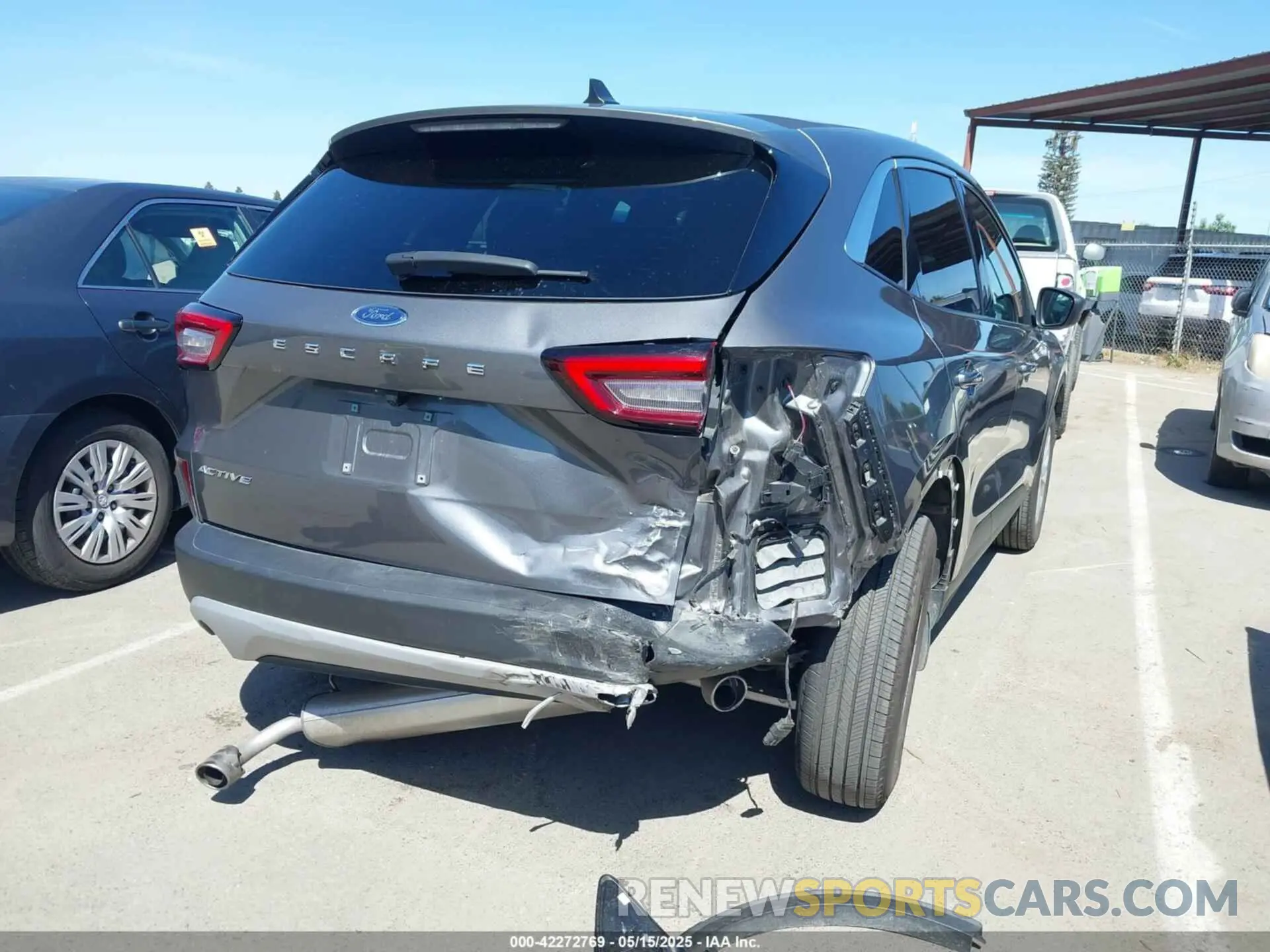 4 fotografías del automóvil dañado 1FMCU0GN4RUA38772 FORD ESCAPE 2024