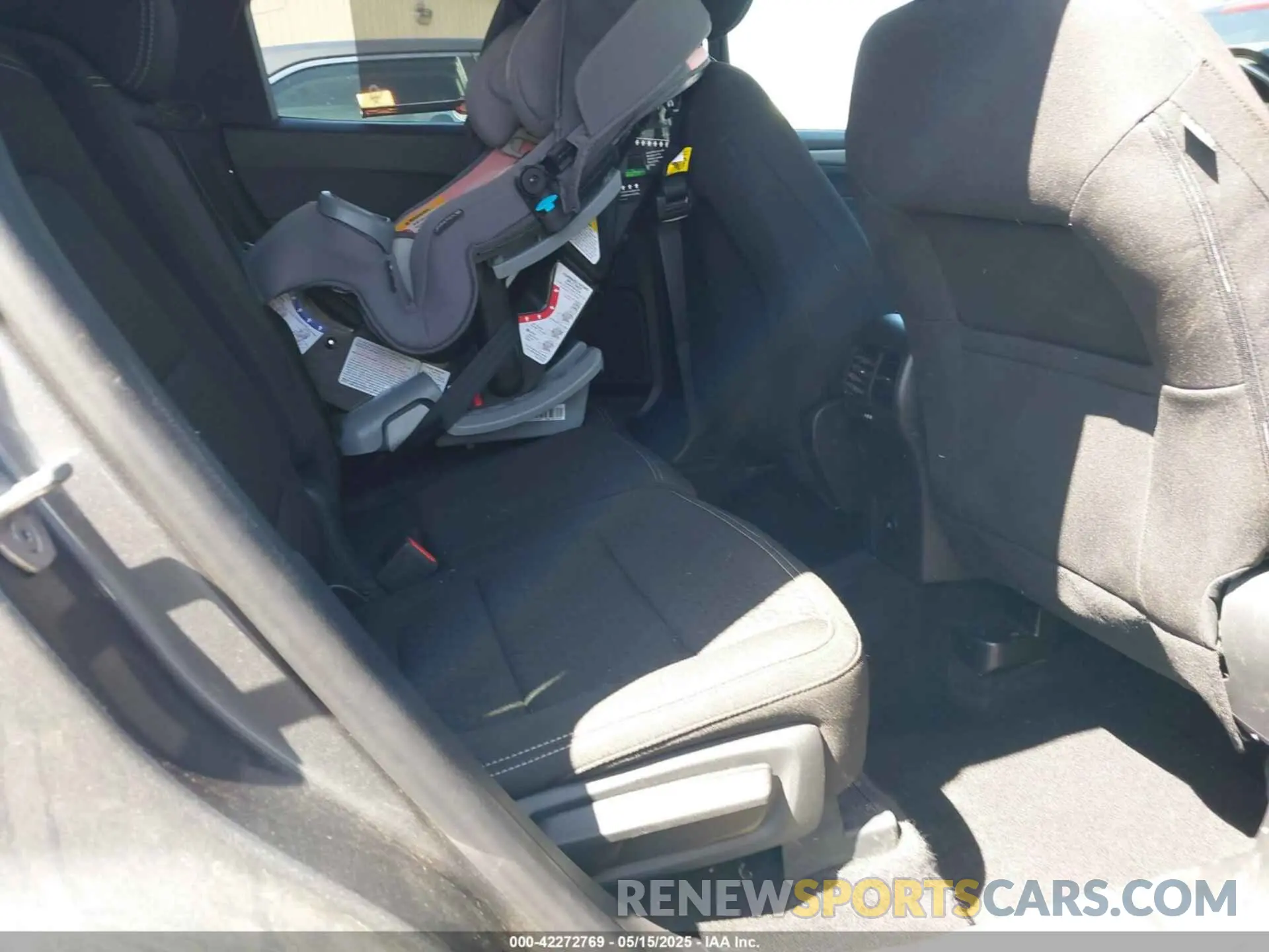8 fotografías del automóvil dañado 1FMCU0GN4RUA38772 FORD ESCAPE 2024