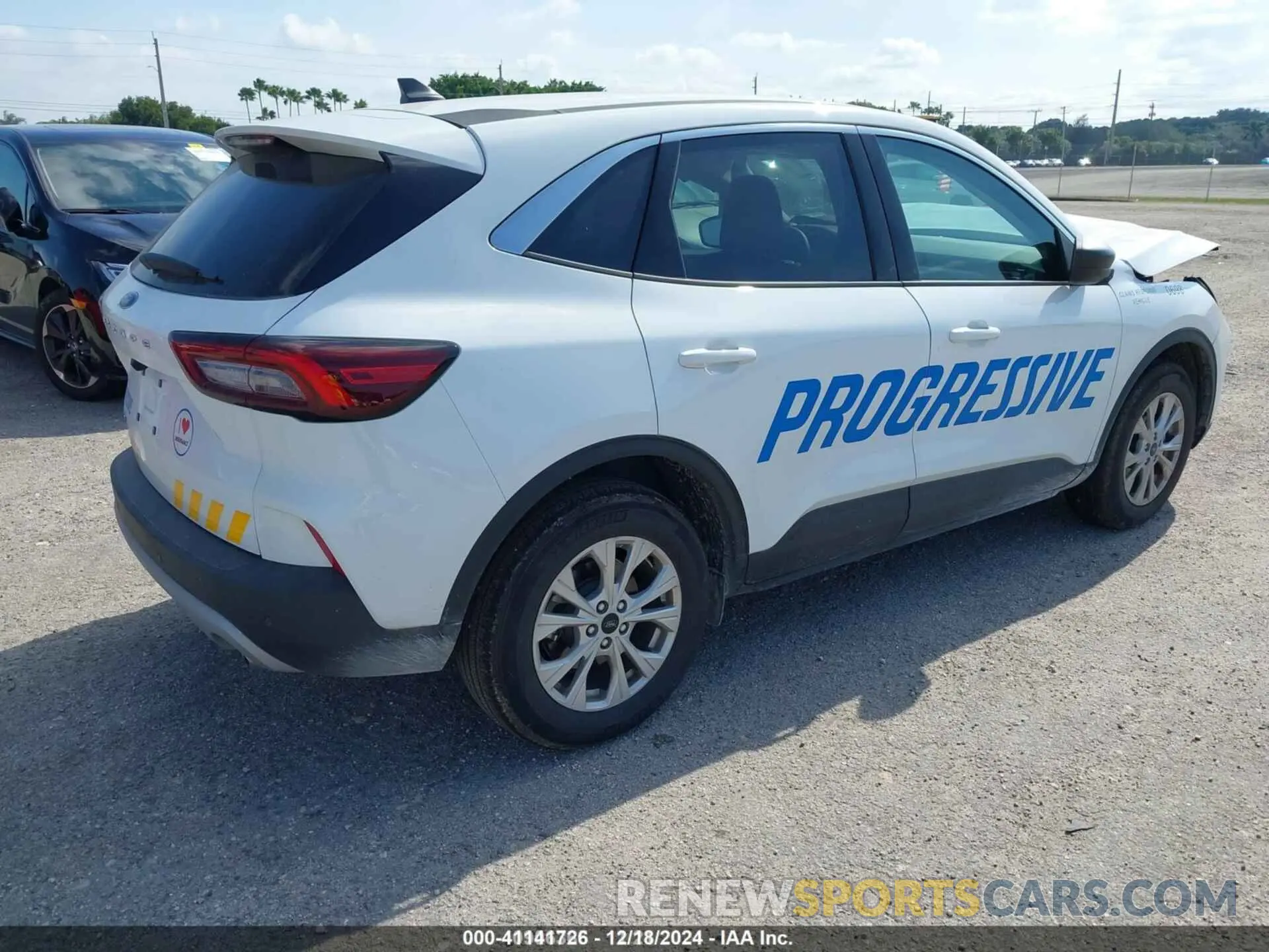4 fotografías del automóvil dañado 1FMCU0GN5RUA20698 FORD ESCAPE 2024