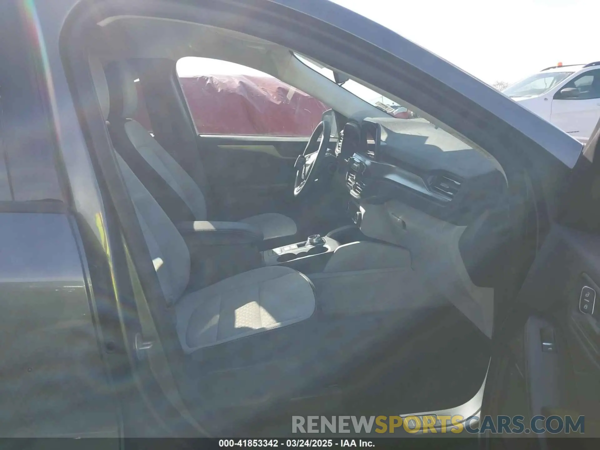 5 fotografías del automóvil dañado 1FMCU0GN5RUB06271 FORD ESCAPE 2024
