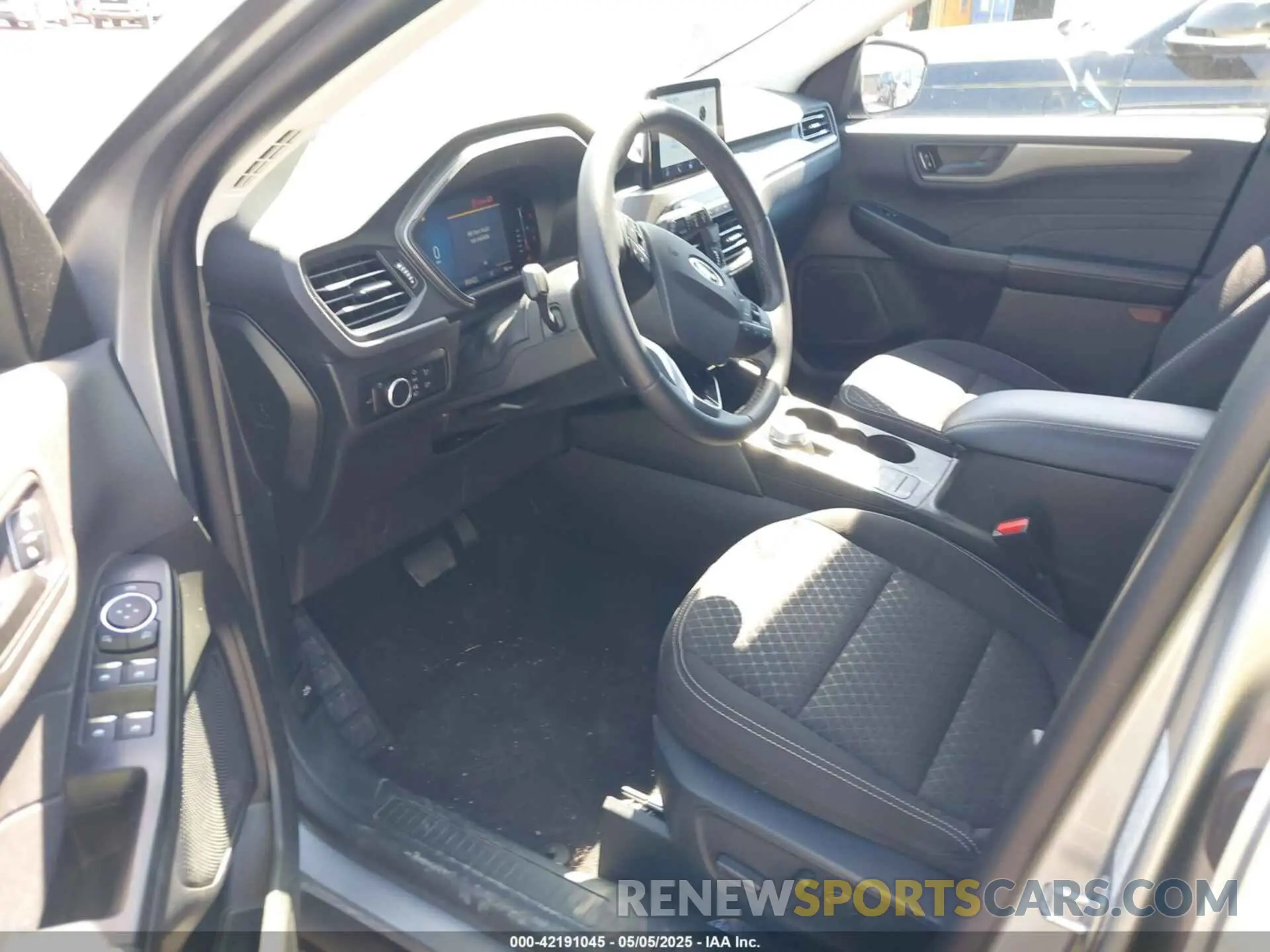 5 fotografías del automóvil dañado 1FMCU0GN6RUA94860 FORD ESCAPE 2024