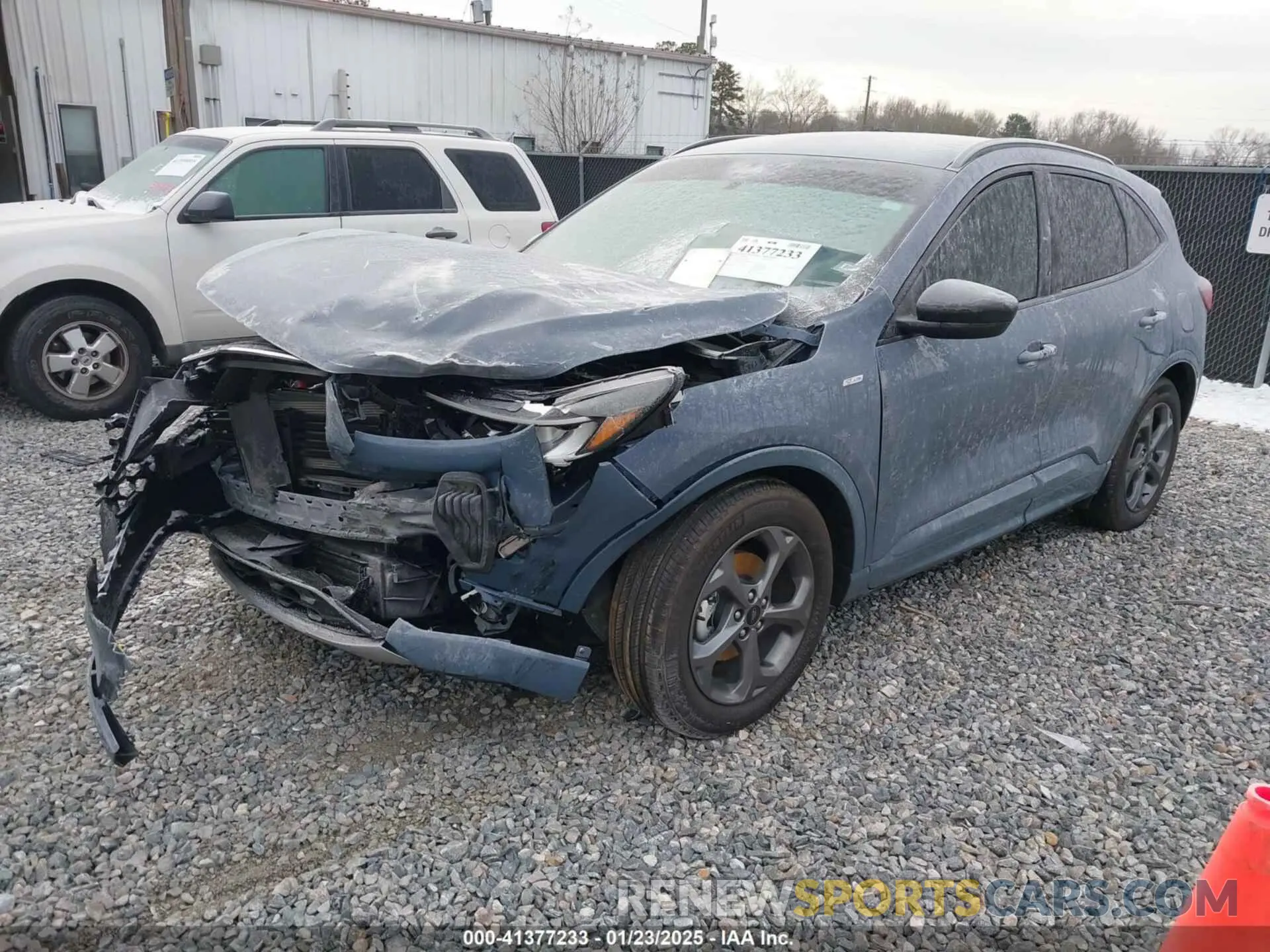 2 fotografías del automóvil dañado 1FMCU0MN1RUA10495 FORD ESCAPE 2024