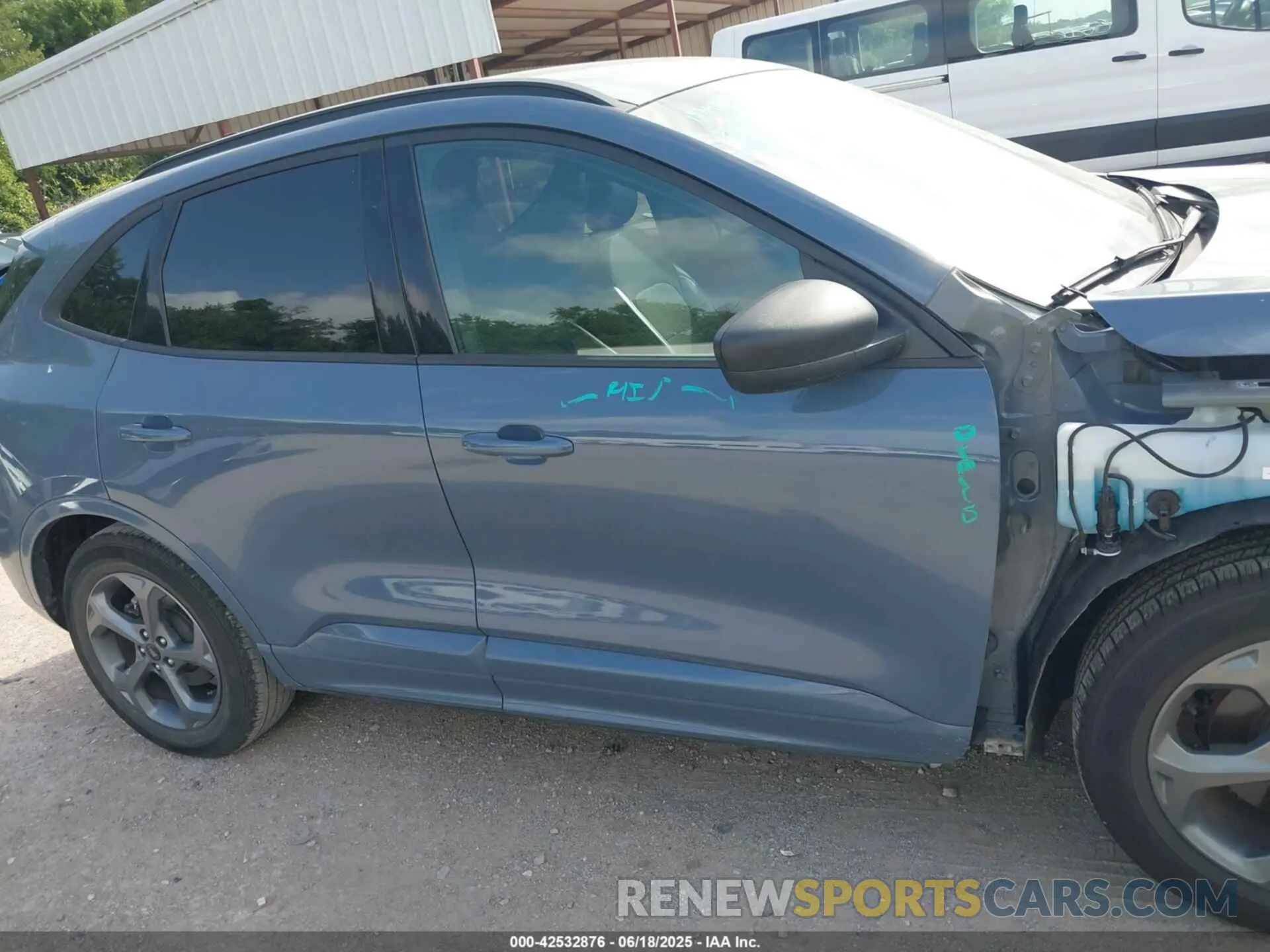 13 fotografías del automóvil dañado 1FMCU0MN2RUA12045 FORD ESCAPE 2024