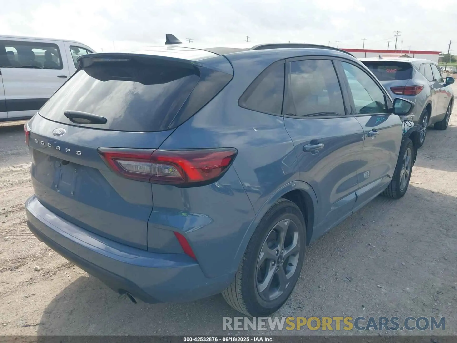 4 fotografías del automóvil dañado 1FMCU0MN2RUA12045 FORD ESCAPE 2024