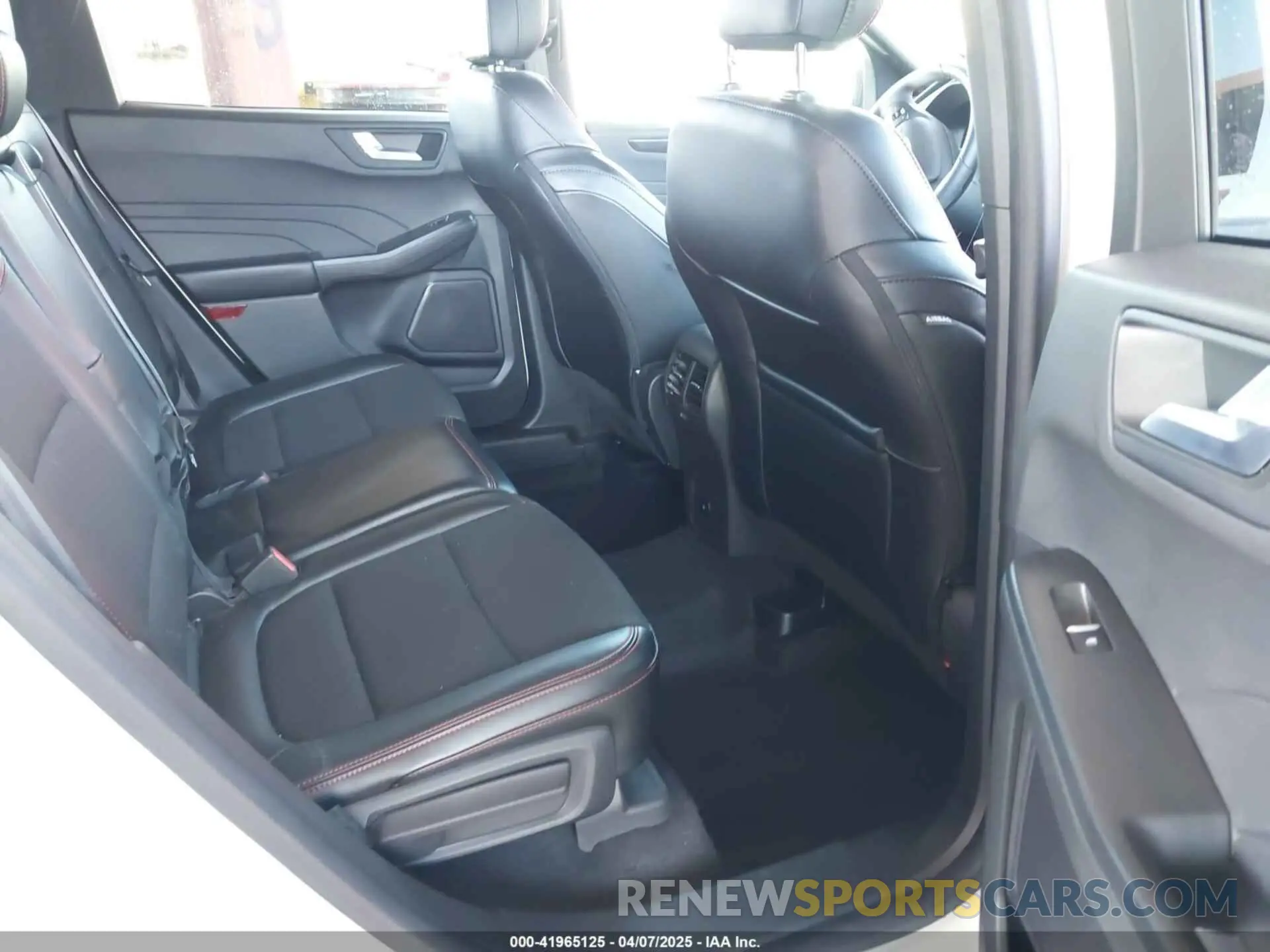 8 fotografías del automóvil dañado 1FMCU0MN2RUA68650 FORD ESCAPE 2024