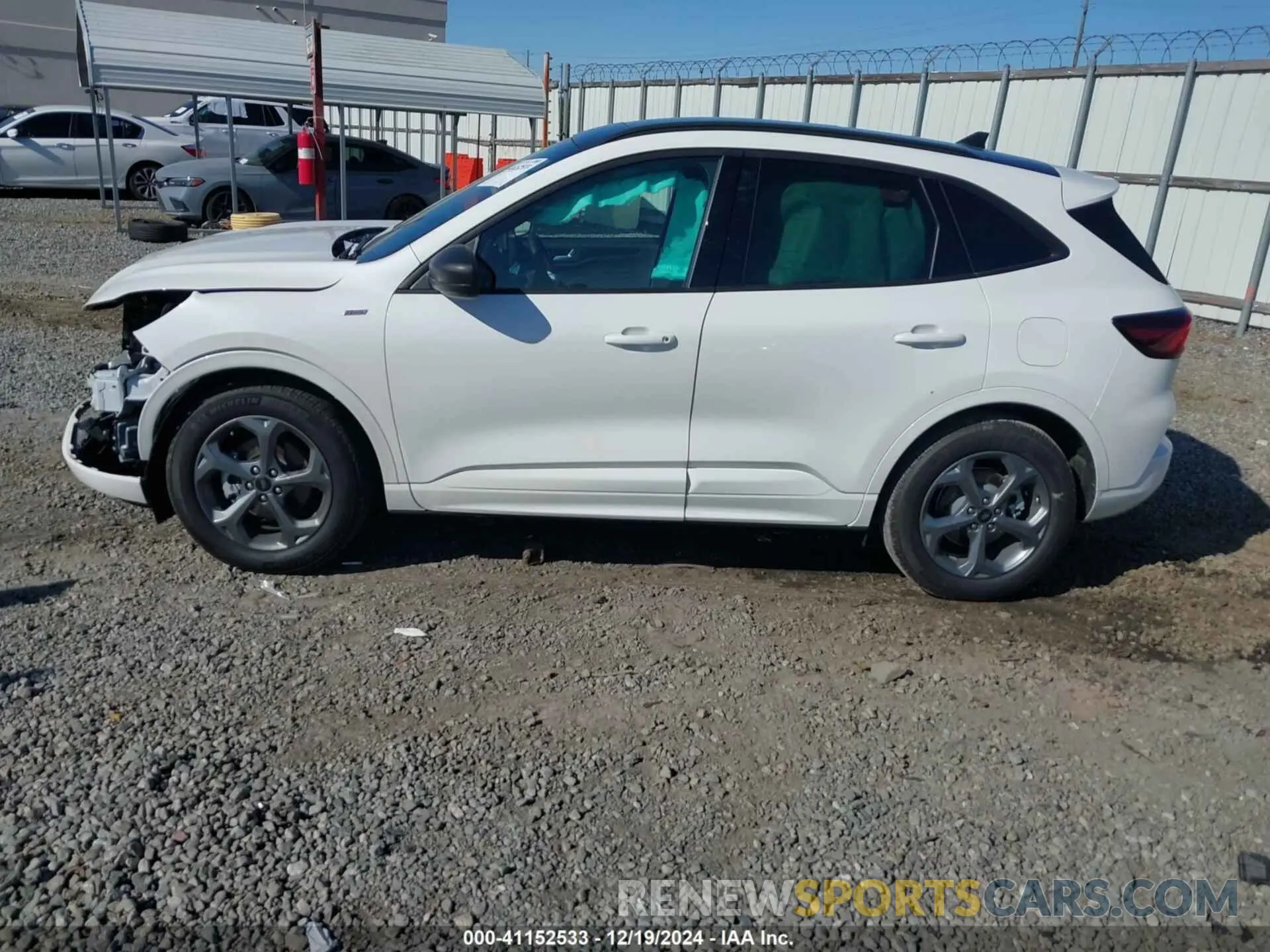 15 fotografías del automóvil dañado 1FMCU0MN3RUA63585 FORD ESCAPE 2024