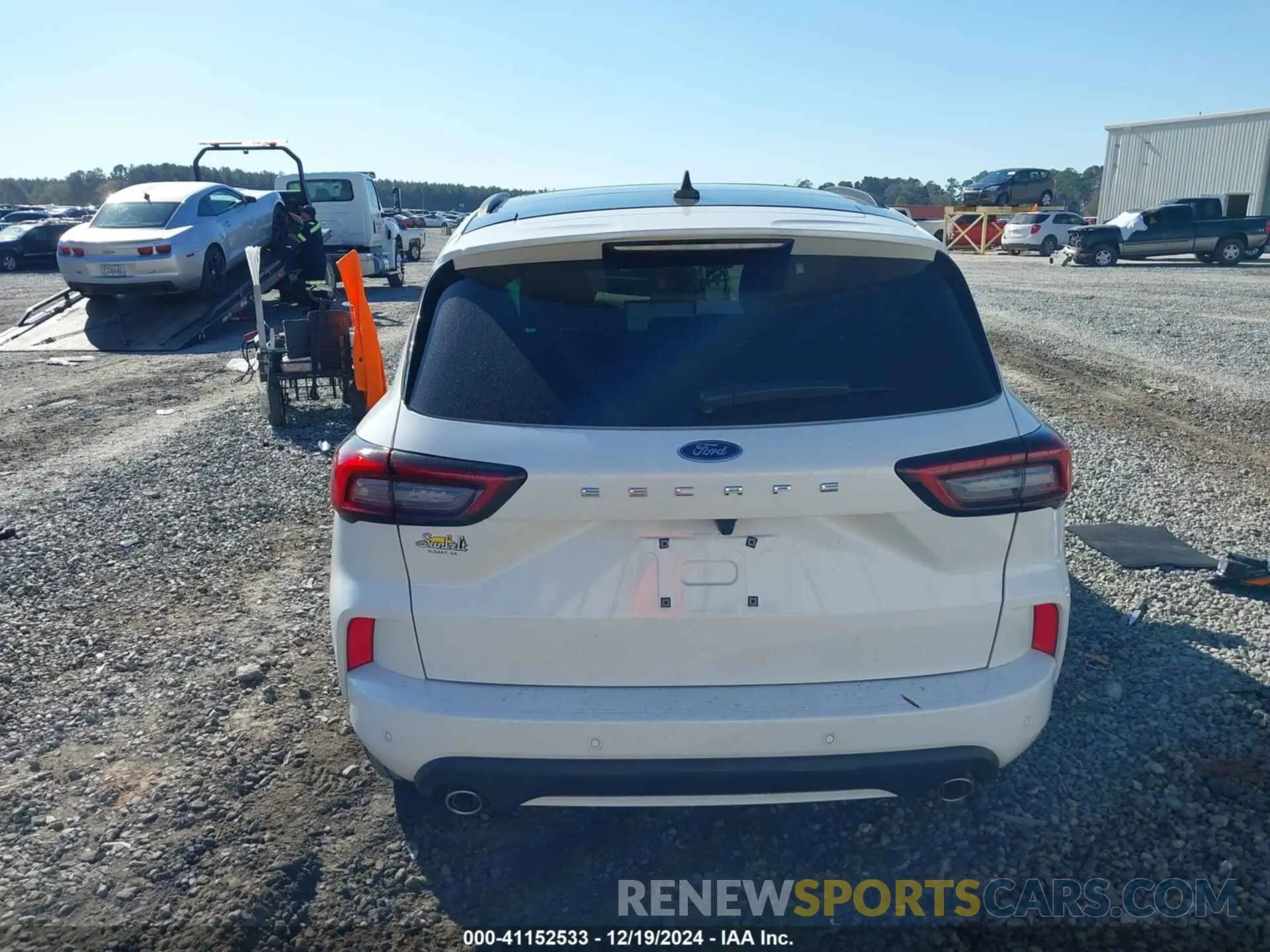 17 fotografías del automóvil dañado 1FMCU0MN3RUA63585 FORD ESCAPE 2024