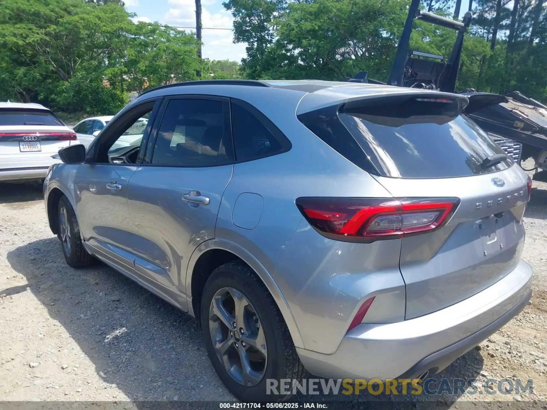 14 fotografías del automóvil dañado 1FMCU0MNXRUA44743 FORD ESCAPE 2024