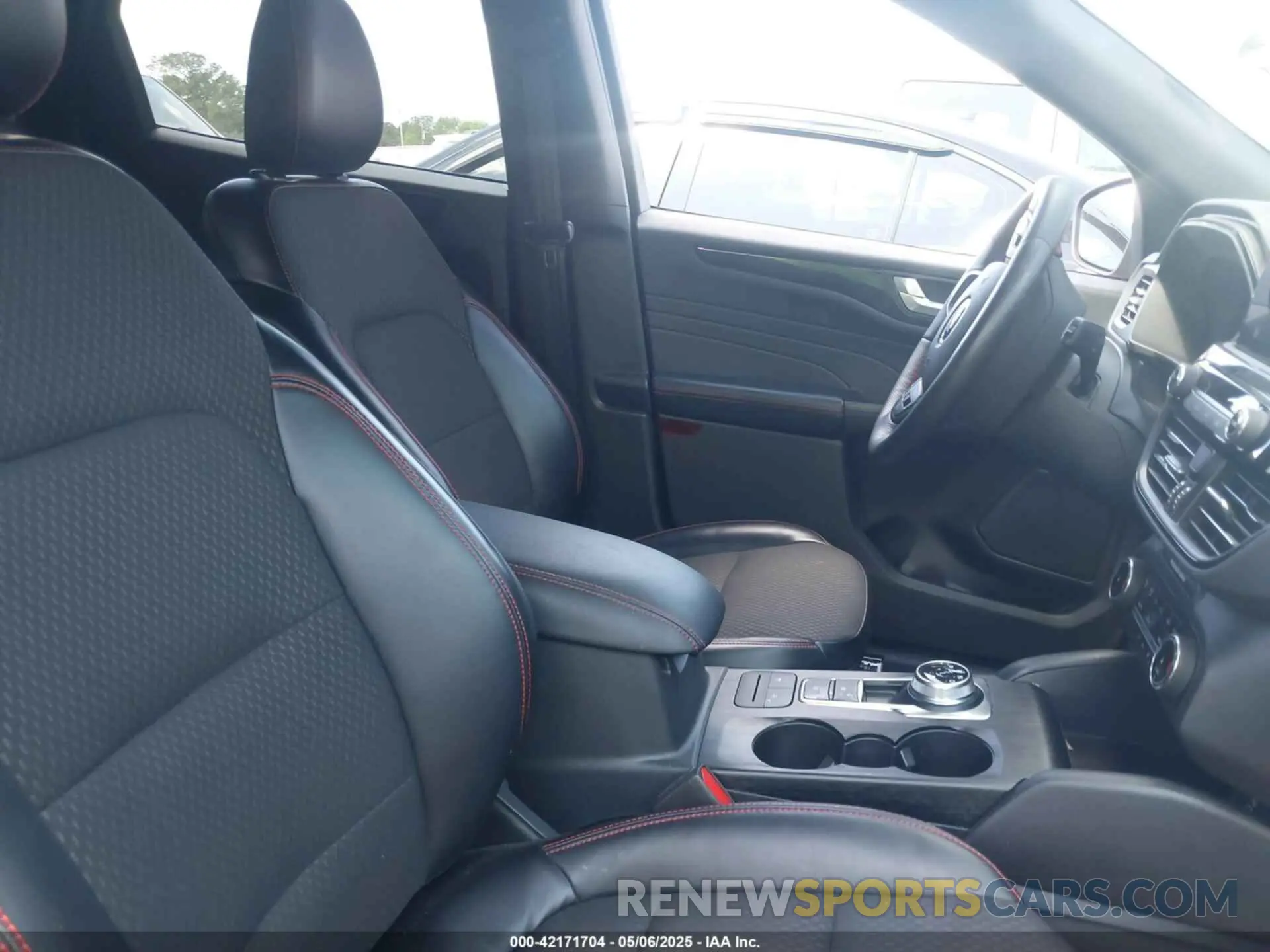 5 fotografías del automóvil dañado 1FMCU0MNXRUA44743 FORD ESCAPE 2024