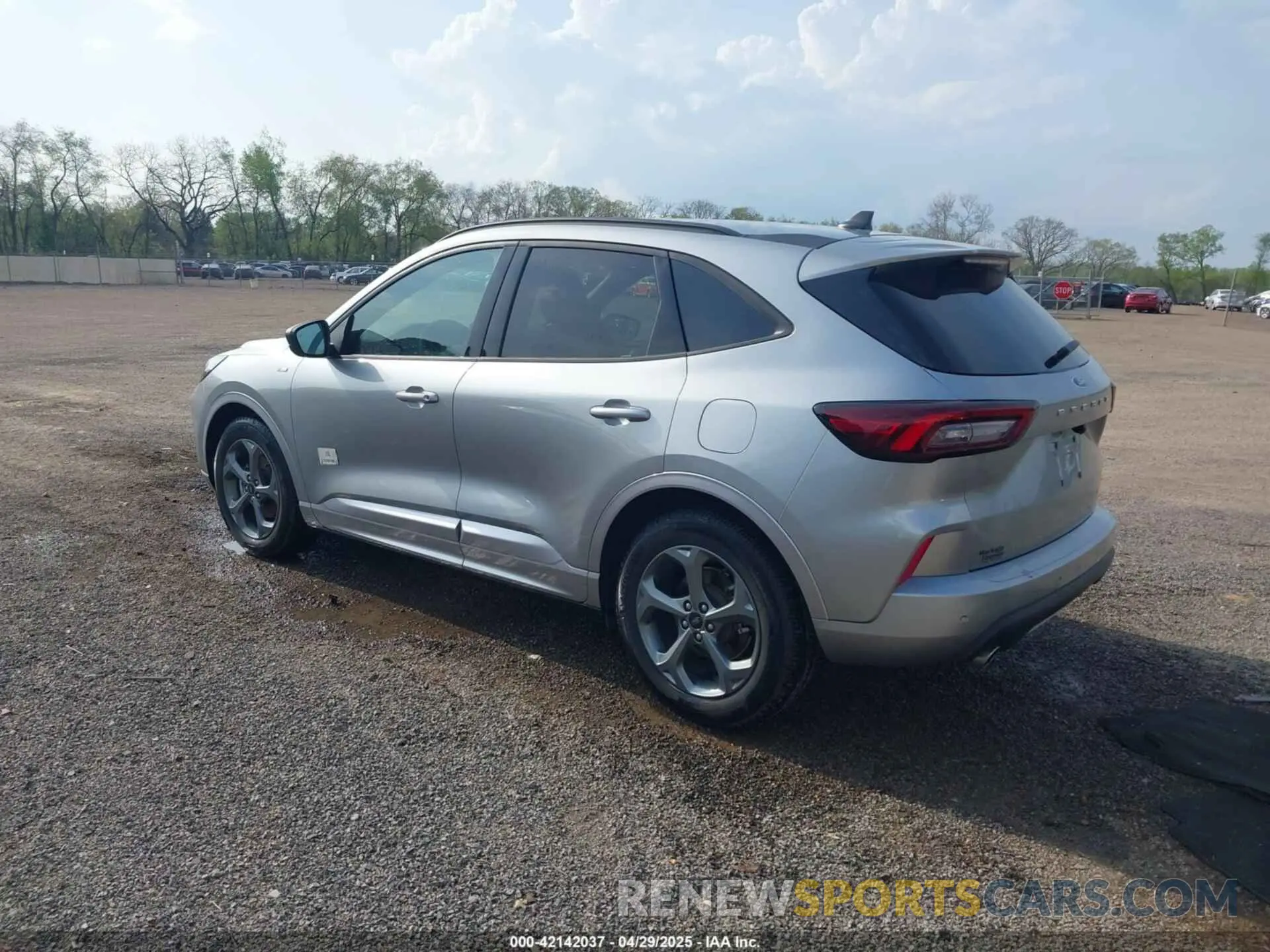 3 fotografías del automóvil dañado 1FMCU0MNXRUB43384 FORD ESCAPE 2024