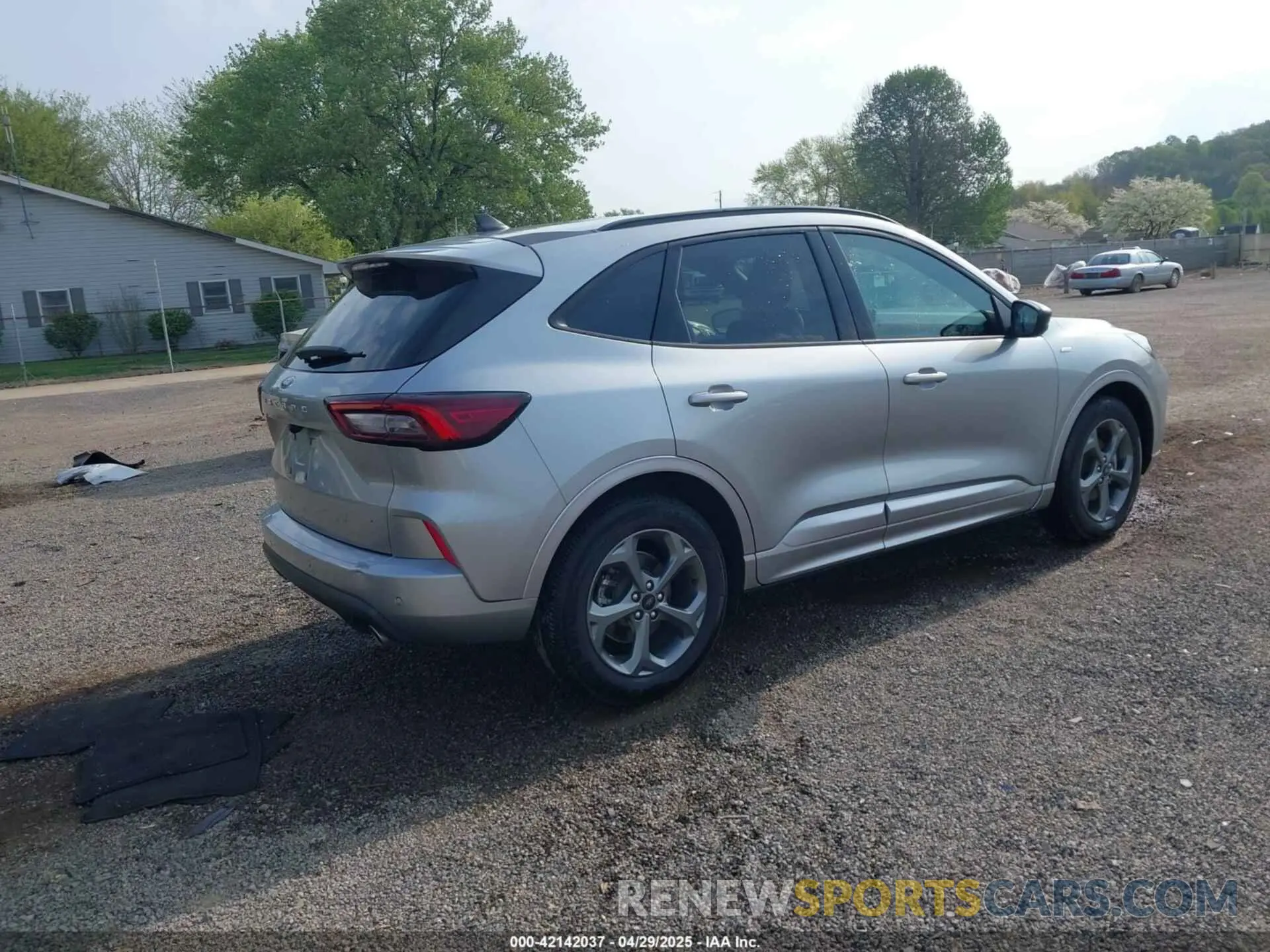 4 fotografías del automóvil dañado 1FMCU0MNXRUB43384 FORD ESCAPE 2024