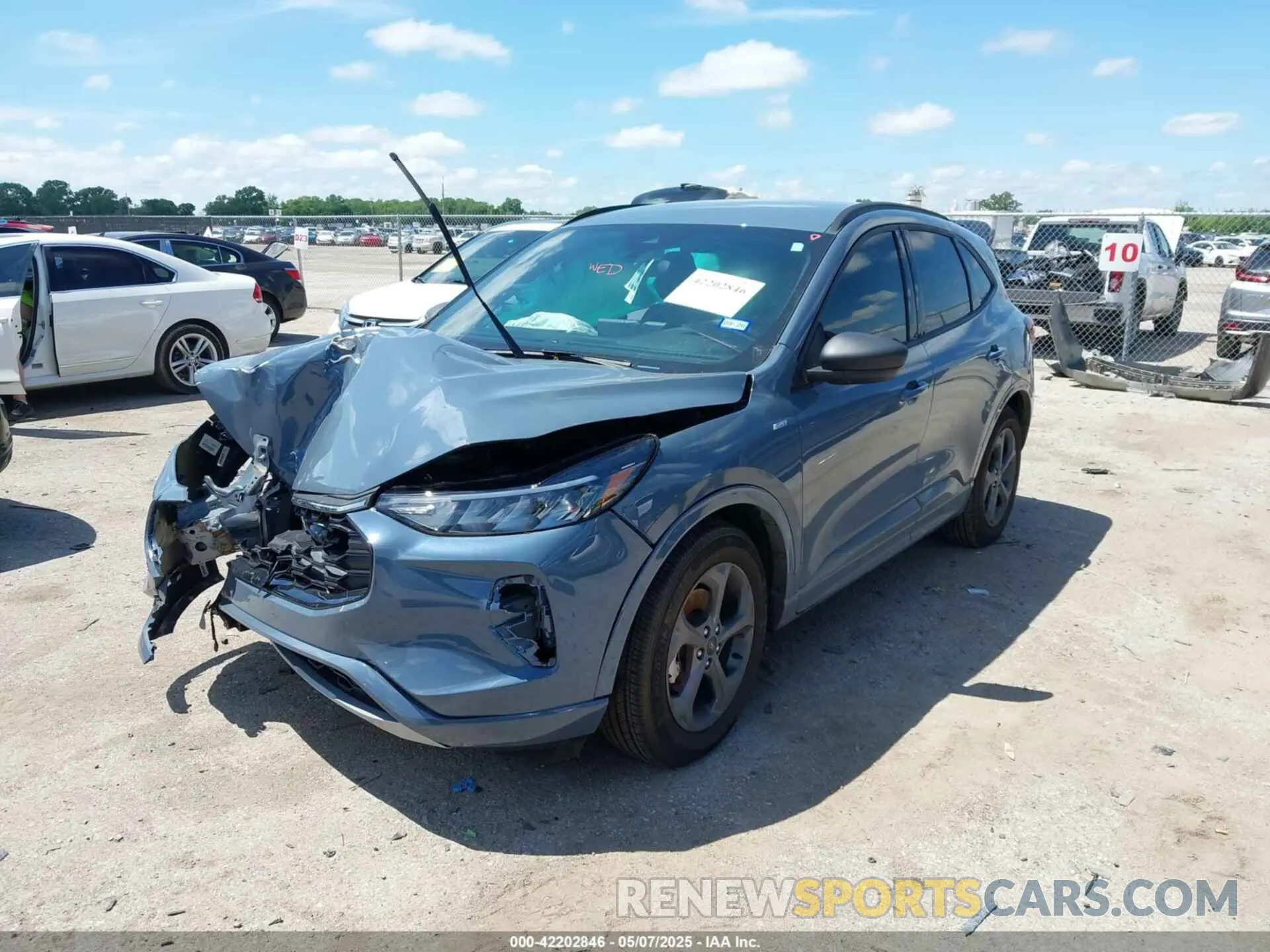 2 fotografías del automóvil dañado 1FMCU0MNXRUB44034 FORD ESCAPE 2024