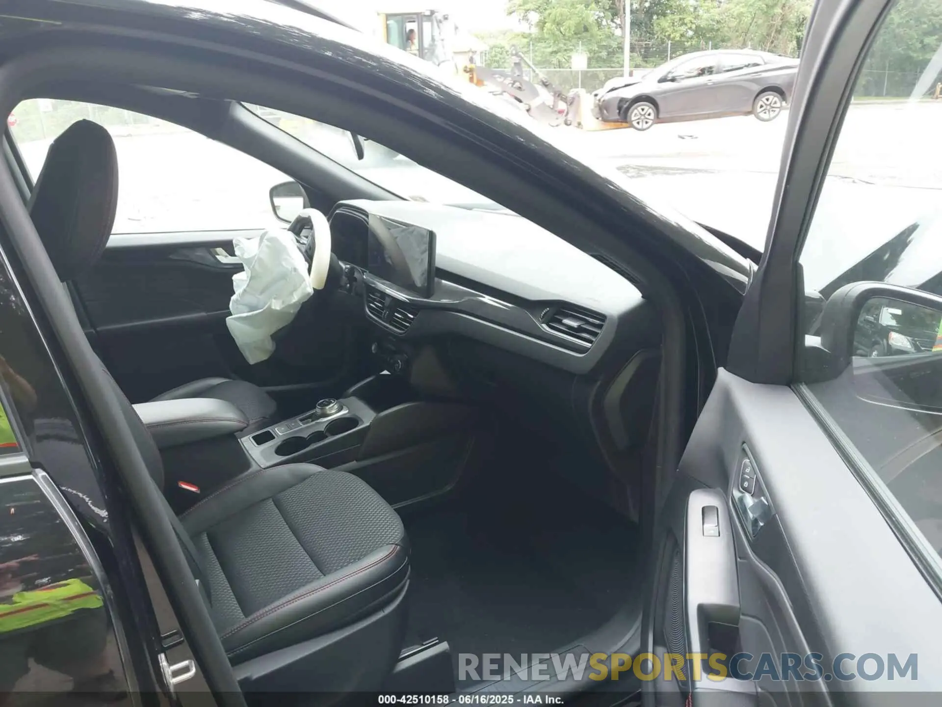 5 fotografías del automóvil dañado 1FMCU0MZ1RUB18294 FORD ESCAPE 2024