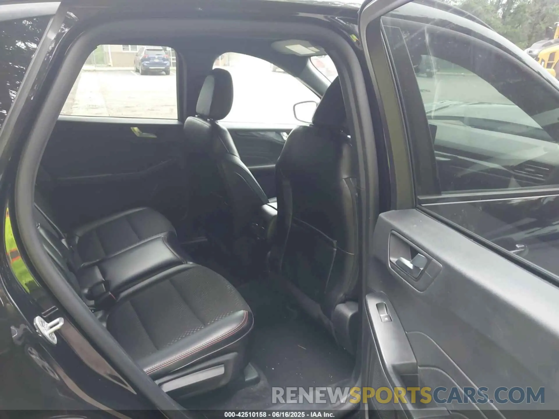 8 fotografías del automóvil dañado 1FMCU0MZ1RUB18294 FORD ESCAPE 2024