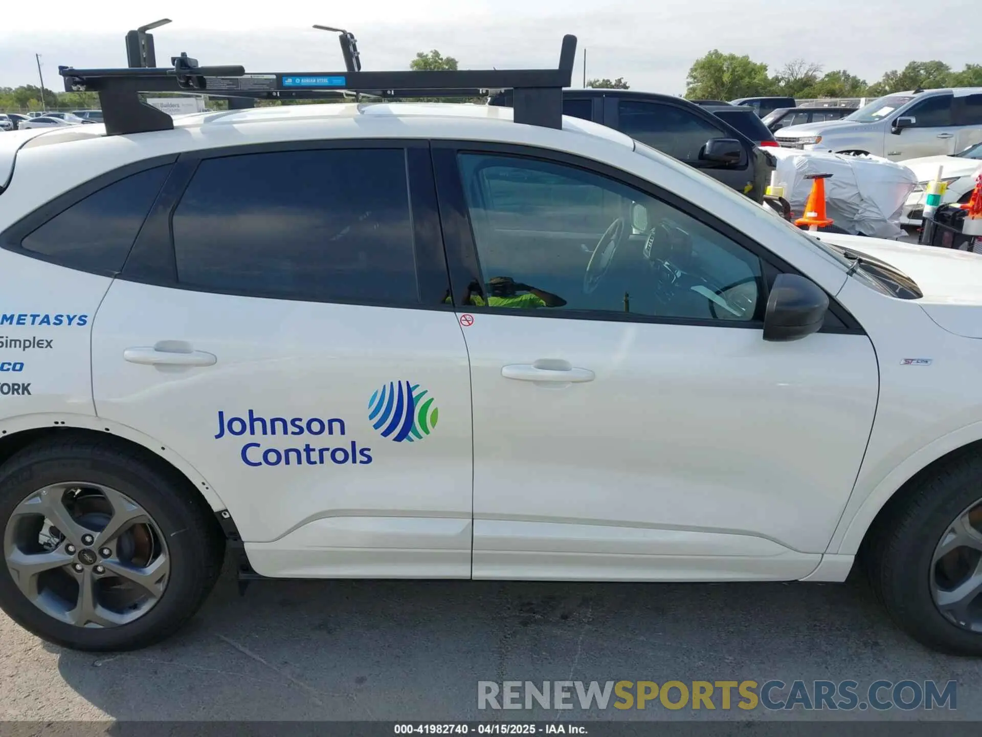 14 fotografías del automóvil dañado 1FMCU0MZ3RUA27673 FORD ESCAPE 2024