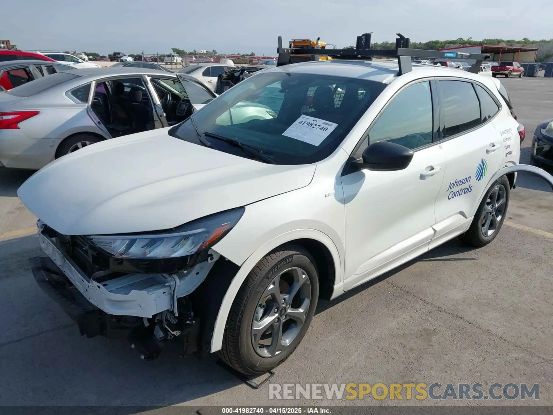 2 fotografías del automóvil dañado 1FMCU0MZ3RUA27673 FORD ESCAPE 2024