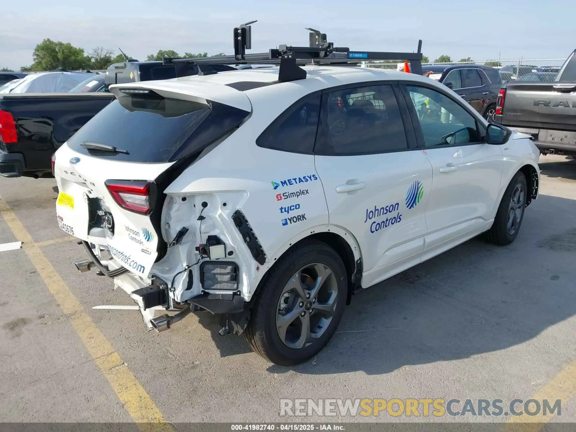 4 fotografías del automóvil dañado 1FMCU0MZ3RUA27673 FORD ESCAPE 2024