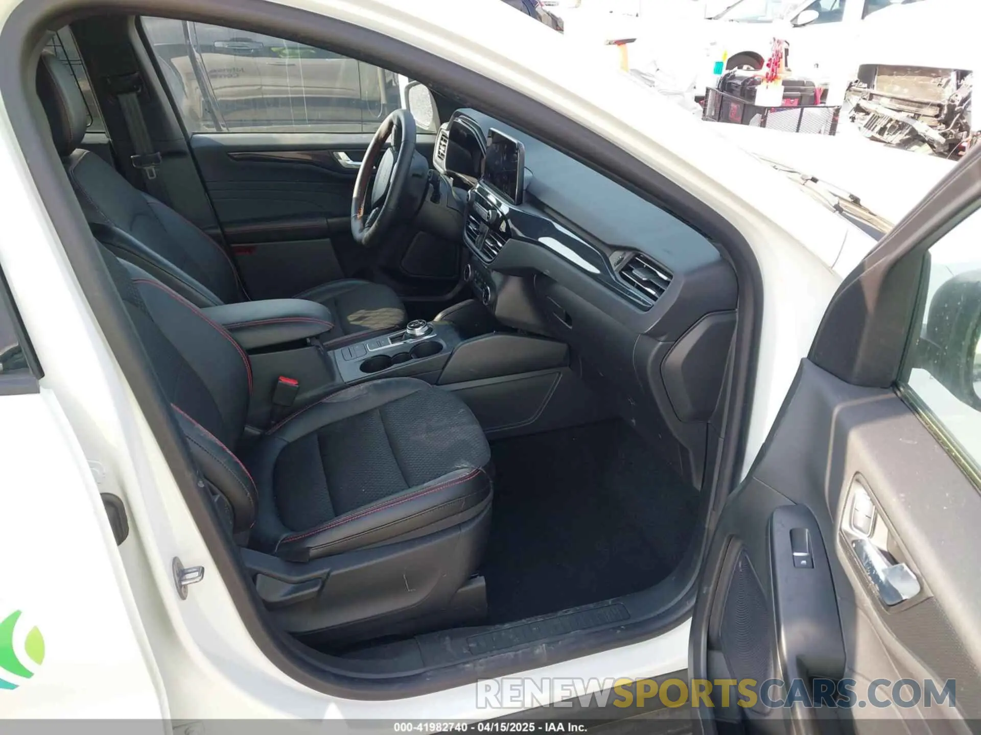 5 fotografías del automóvil dañado 1FMCU0MZ3RUA27673 FORD ESCAPE 2024