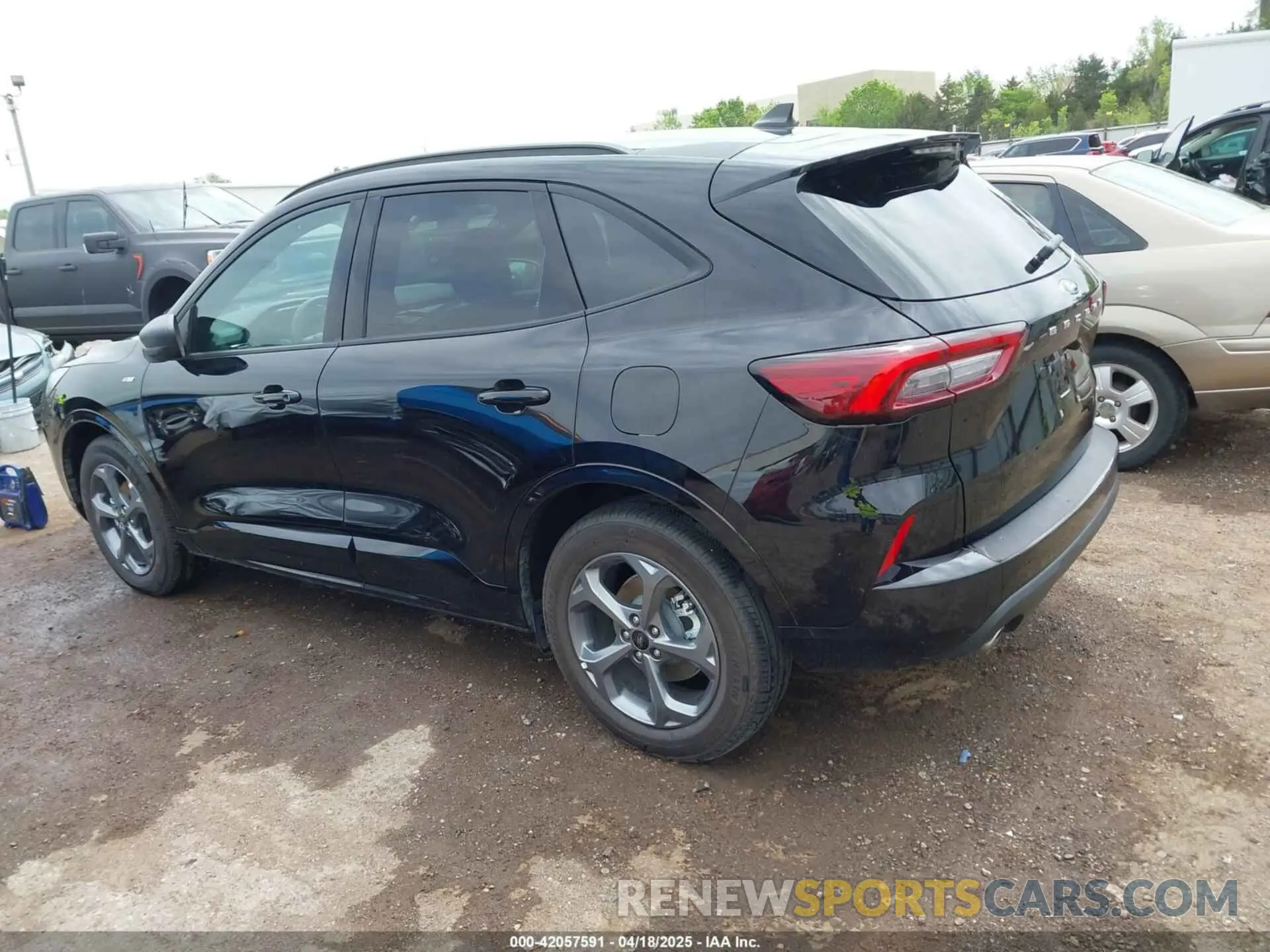 3 fotografías del automóvil dañado 1FMCU0MZ4RUB09654 FORD ESCAPE 2024