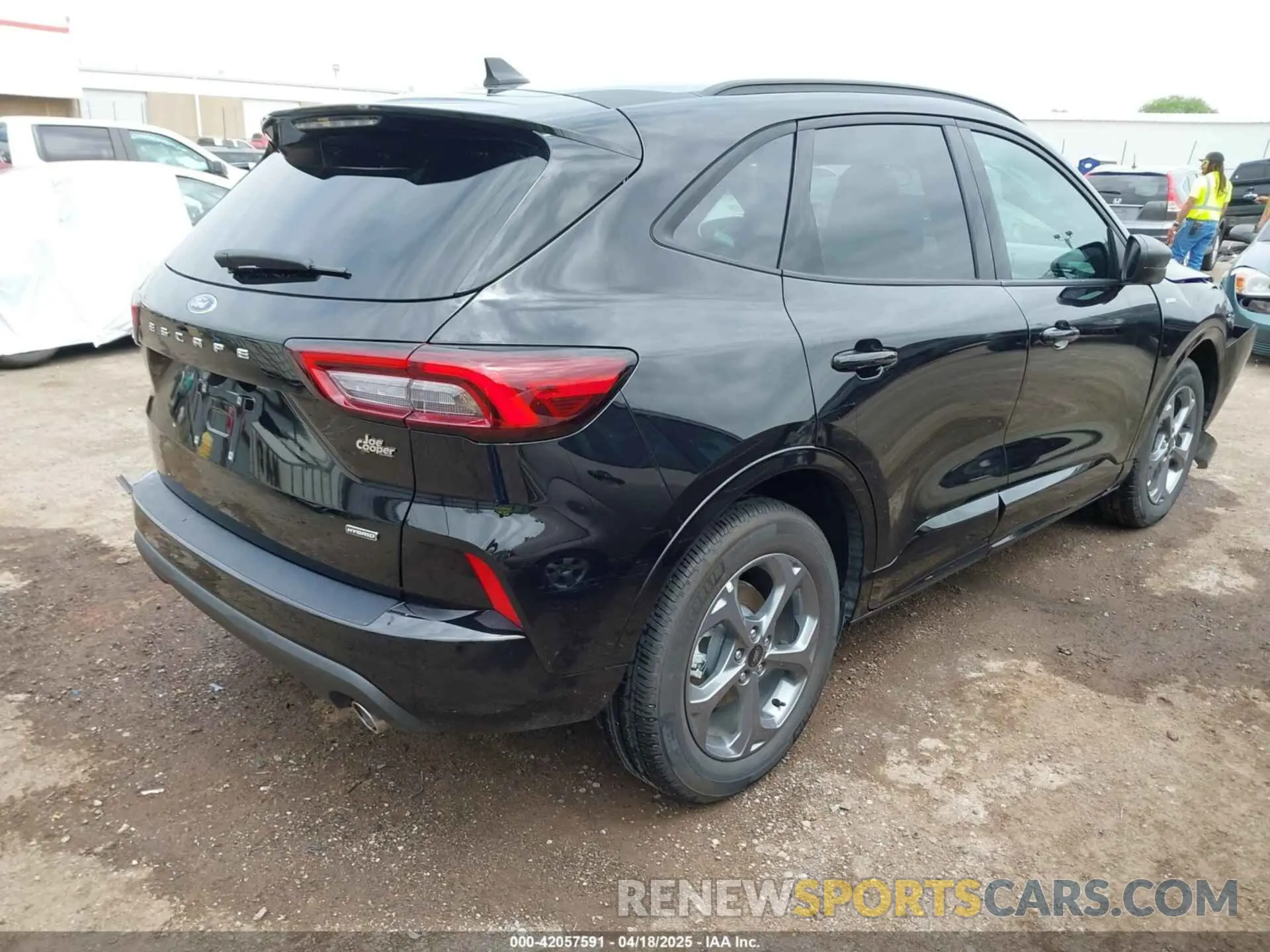 4 fotografías del automóvil dañado 1FMCU0MZ4RUB09654 FORD ESCAPE 2024