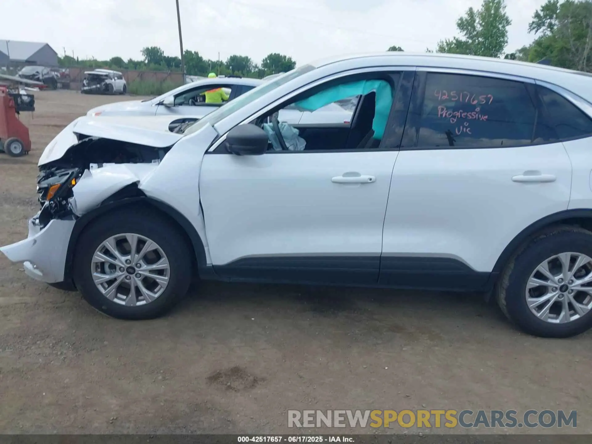 14 fotografías del automóvil dañado 1FMCU9GN0RUA79758 FORD ESCAPE 2024