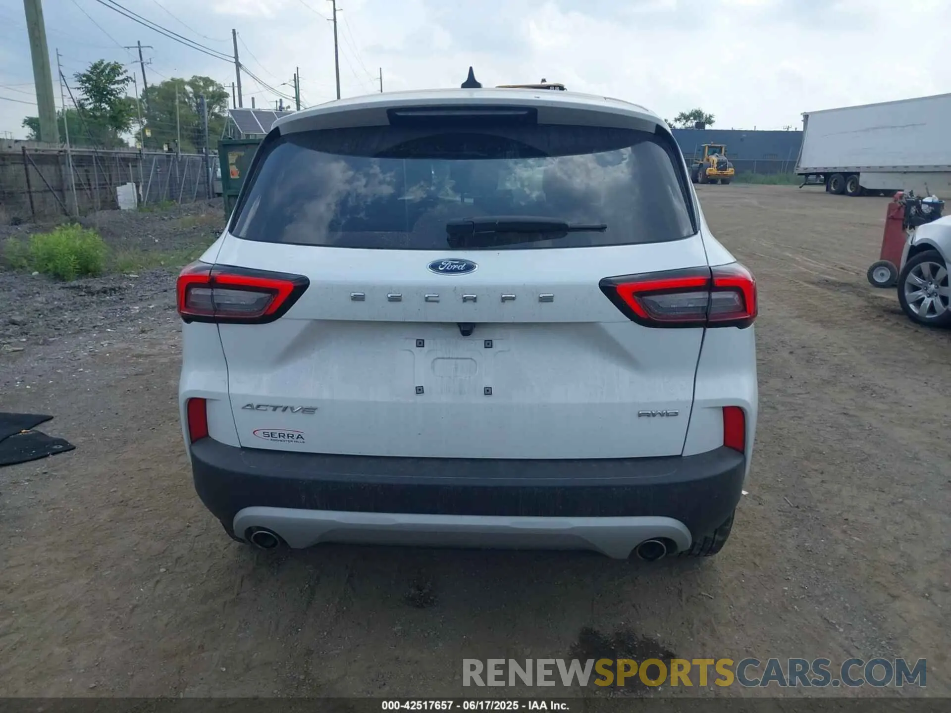 16 fotografías del automóvil dañado 1FMCU9GN0RUA79758 FORD ESCAPE 2024