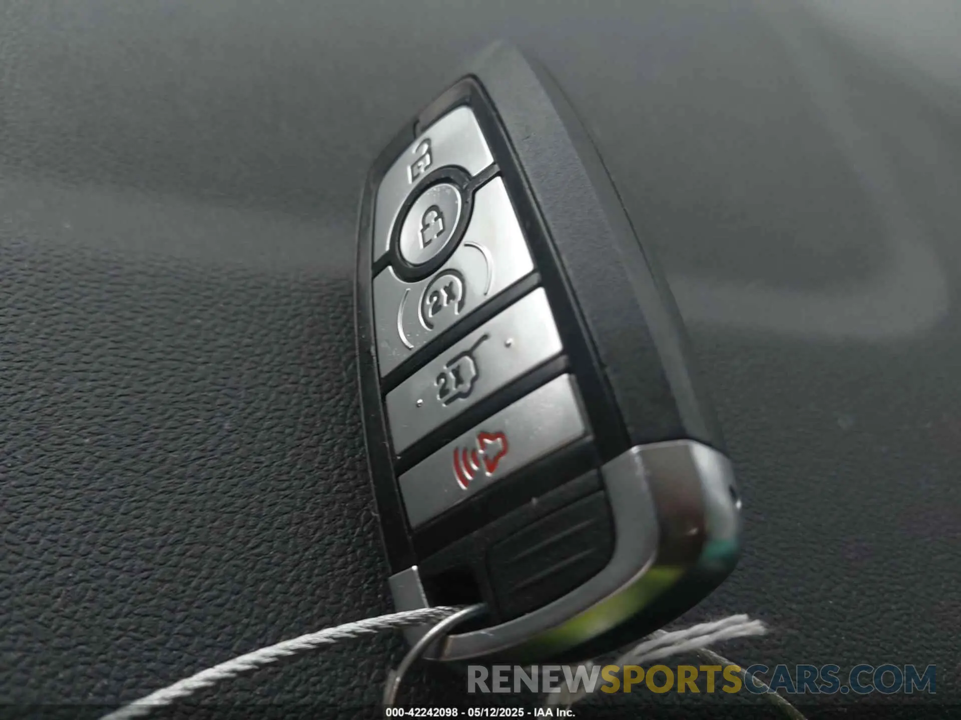 11 fotografías del automóvil dañado 1FMCU9GN2RUA38595 FORD ESCAPE 2024