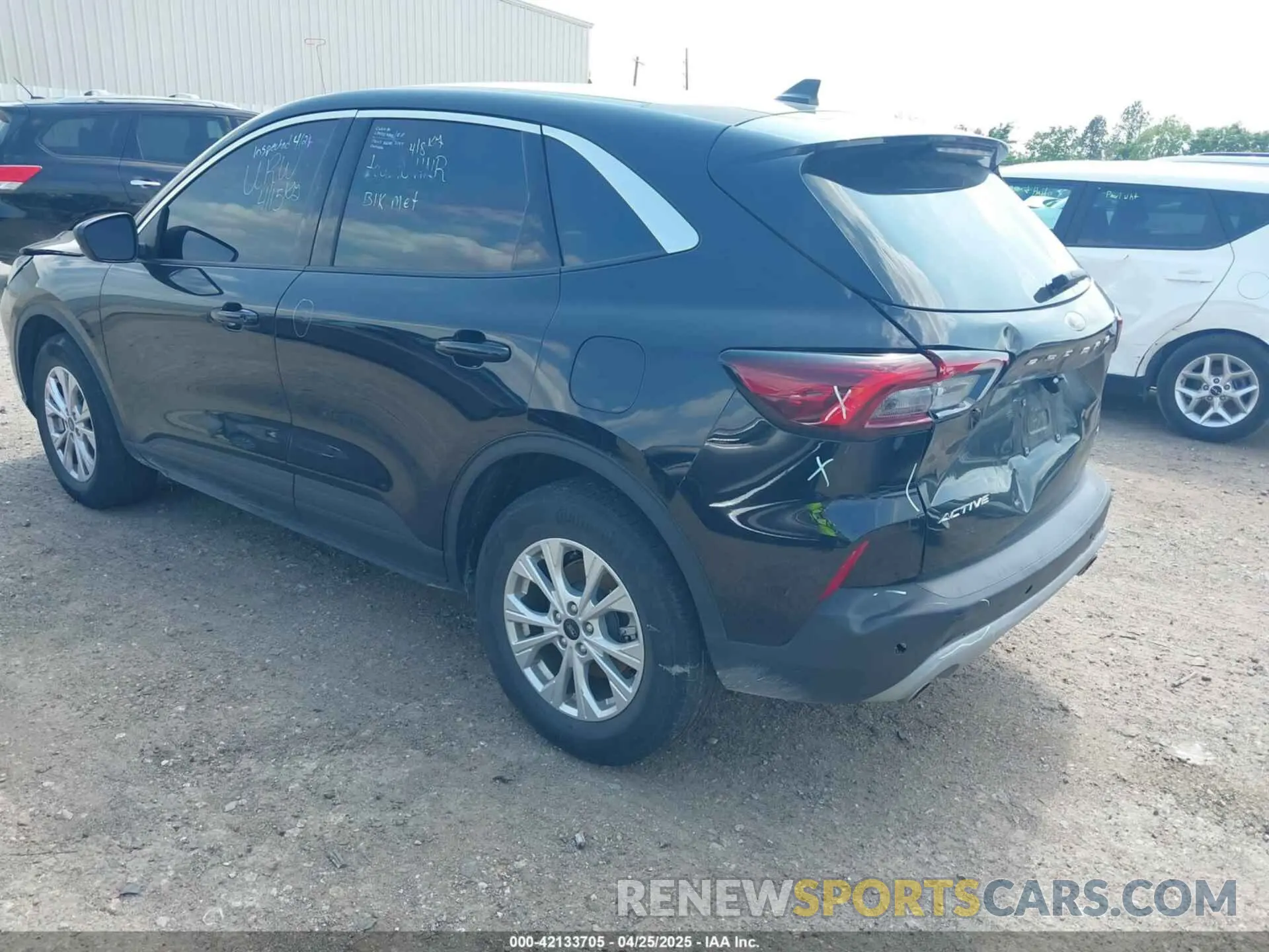 3 fotografías del automóvil dañado 1FMCU9GN3RUA23622 FORD ESCAPE 2024