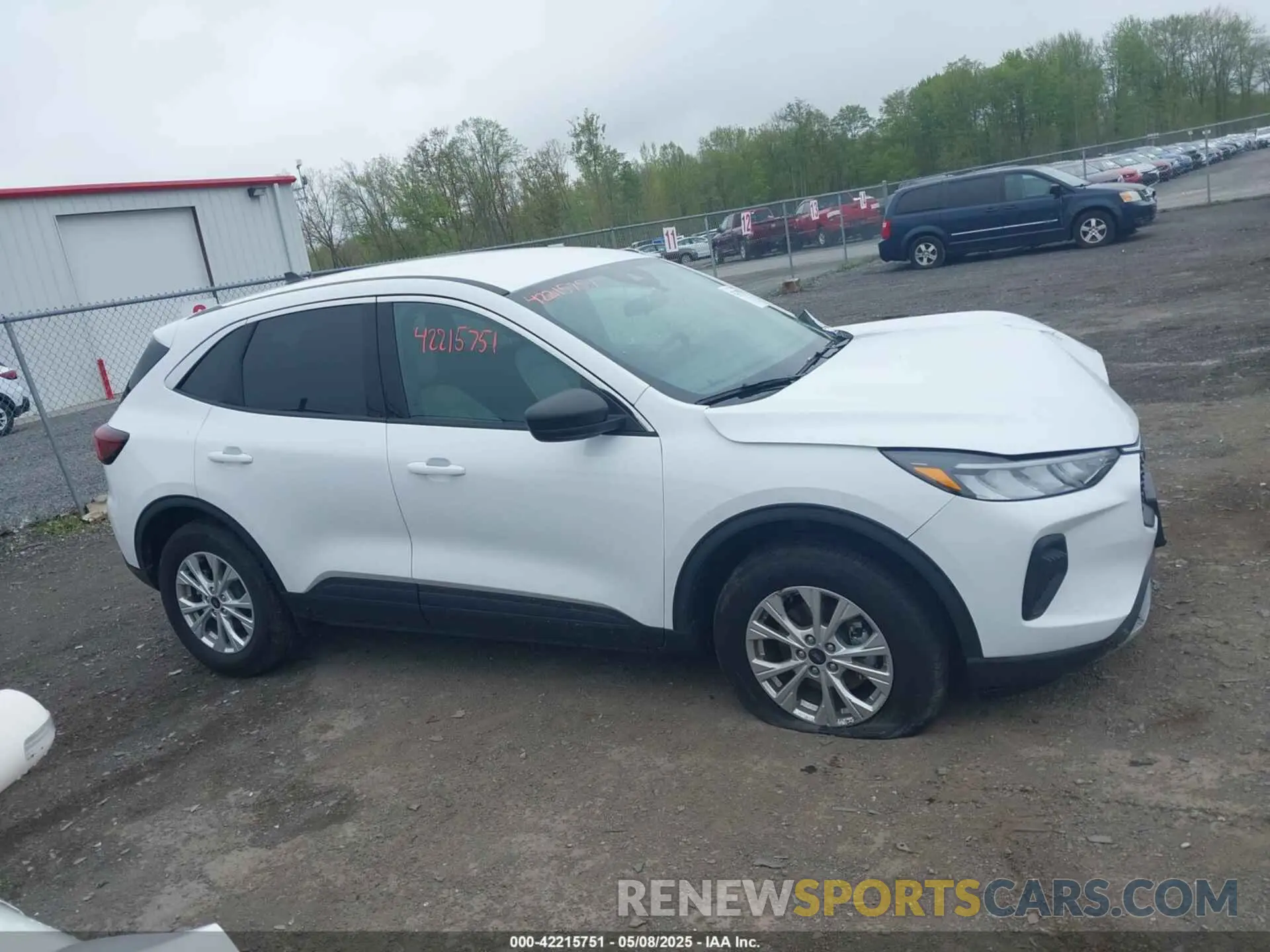 13 fotografías del automóvil dañado 1FMCU9GN3RUA56040 FORD ESCAPE 2024