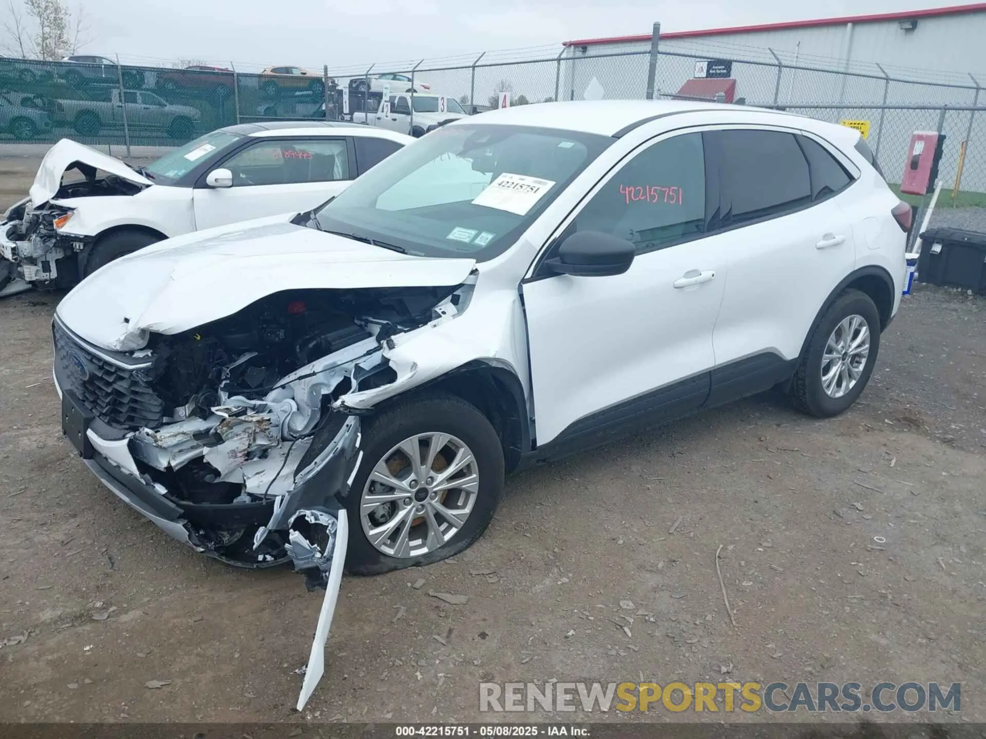 2 fotografías del automóvil dañado 1FMCU9GN3RUA56040 FORD ESCAPE 2024