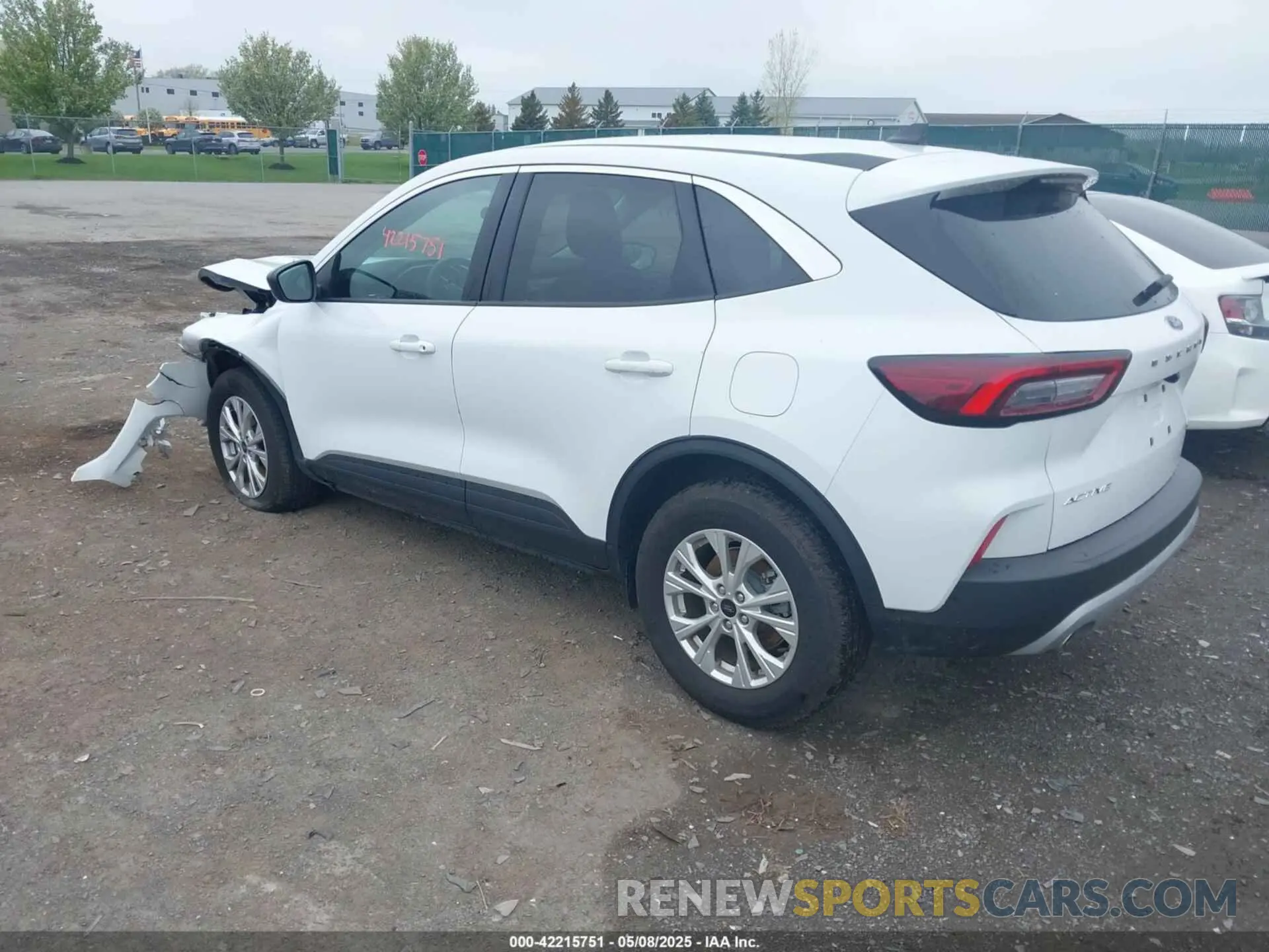 3 fotografías del automóvil dañado 1FMCU9GN3RUA56040 FORD ESCAPE 2024