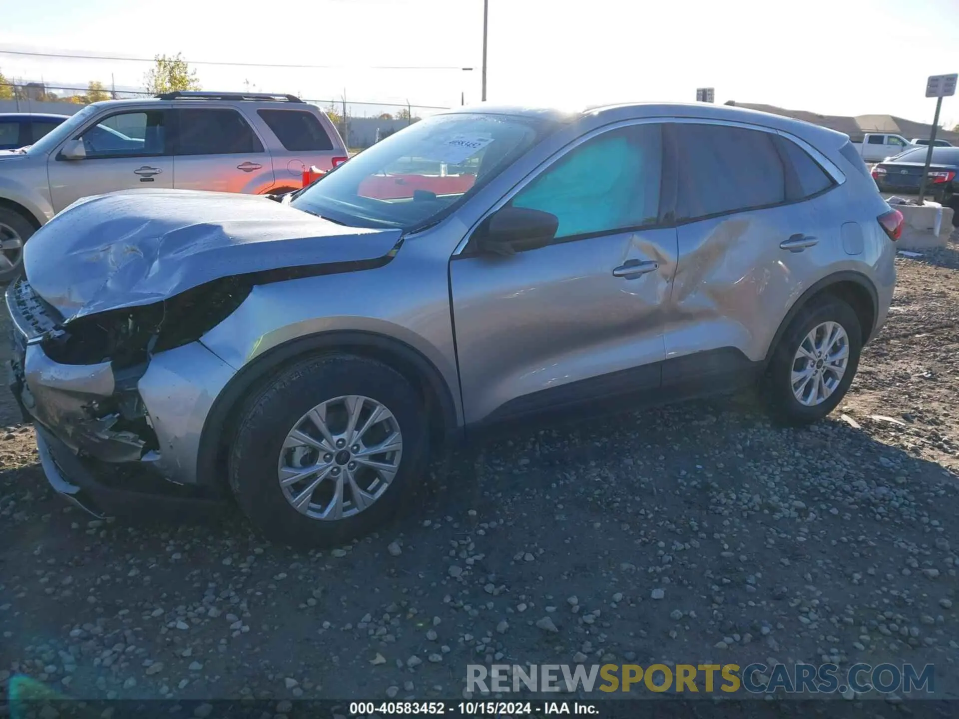 2 fotografías del automóvil dañado 1FMCU9GN4RUA10071 FORD ESCAPE 2024