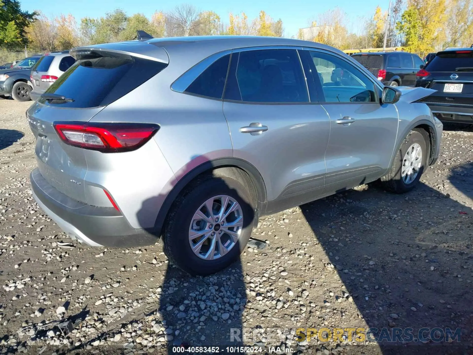 4 fotografías del automóvil dañado 1FMCU9GN4RUA10071 FORD ESCAPE 2024
