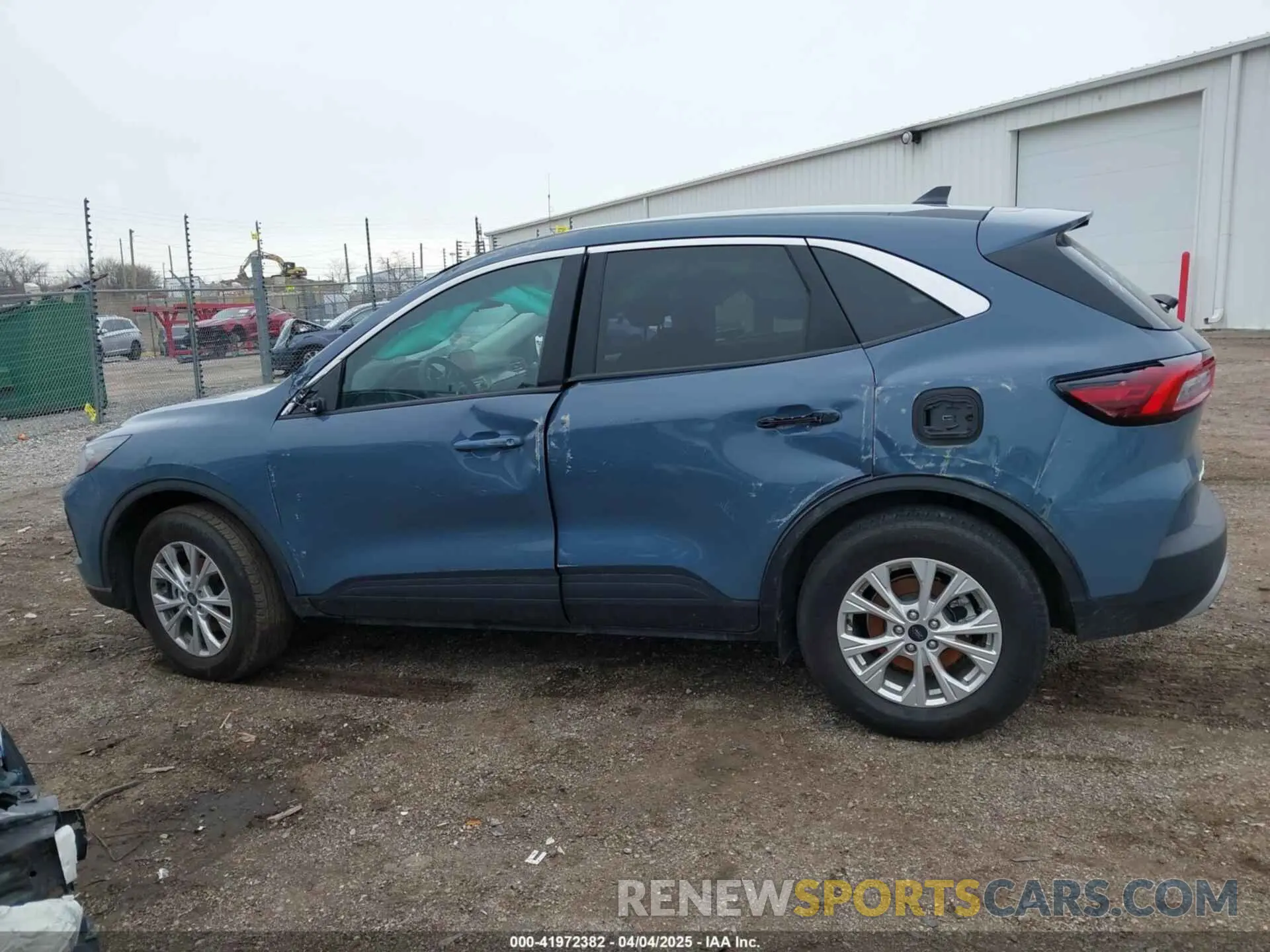 13 fotografías del automóvil dañado 1FMCU9GN4RUB24930 FORD ESCAPE 2024