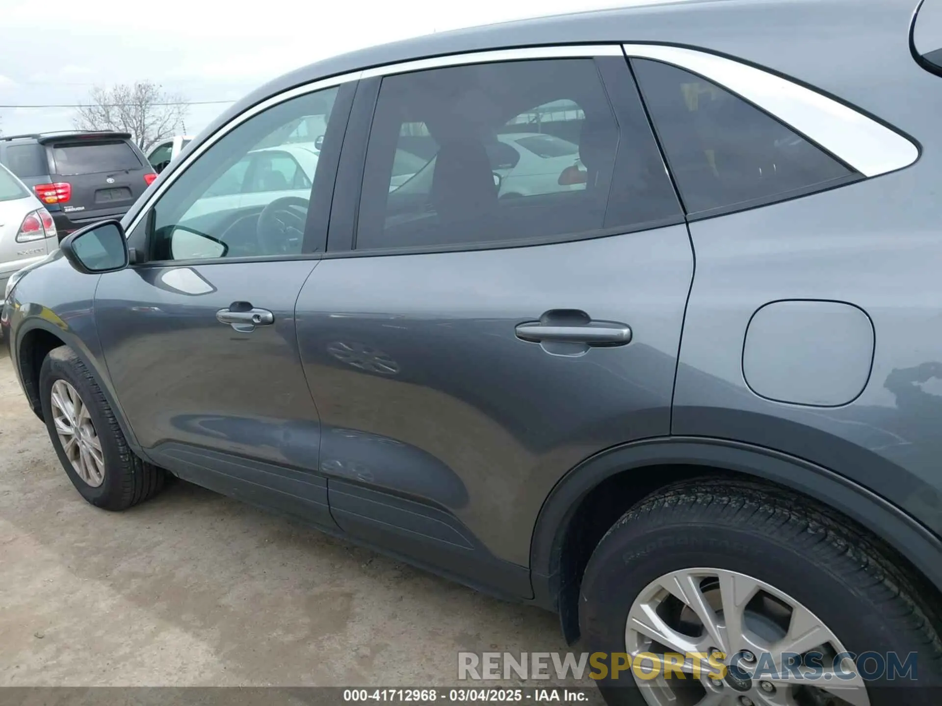 14 fotografías del automóvil dañado 1FMCU9GN5RUA55312 FORD ESCAPE 2024