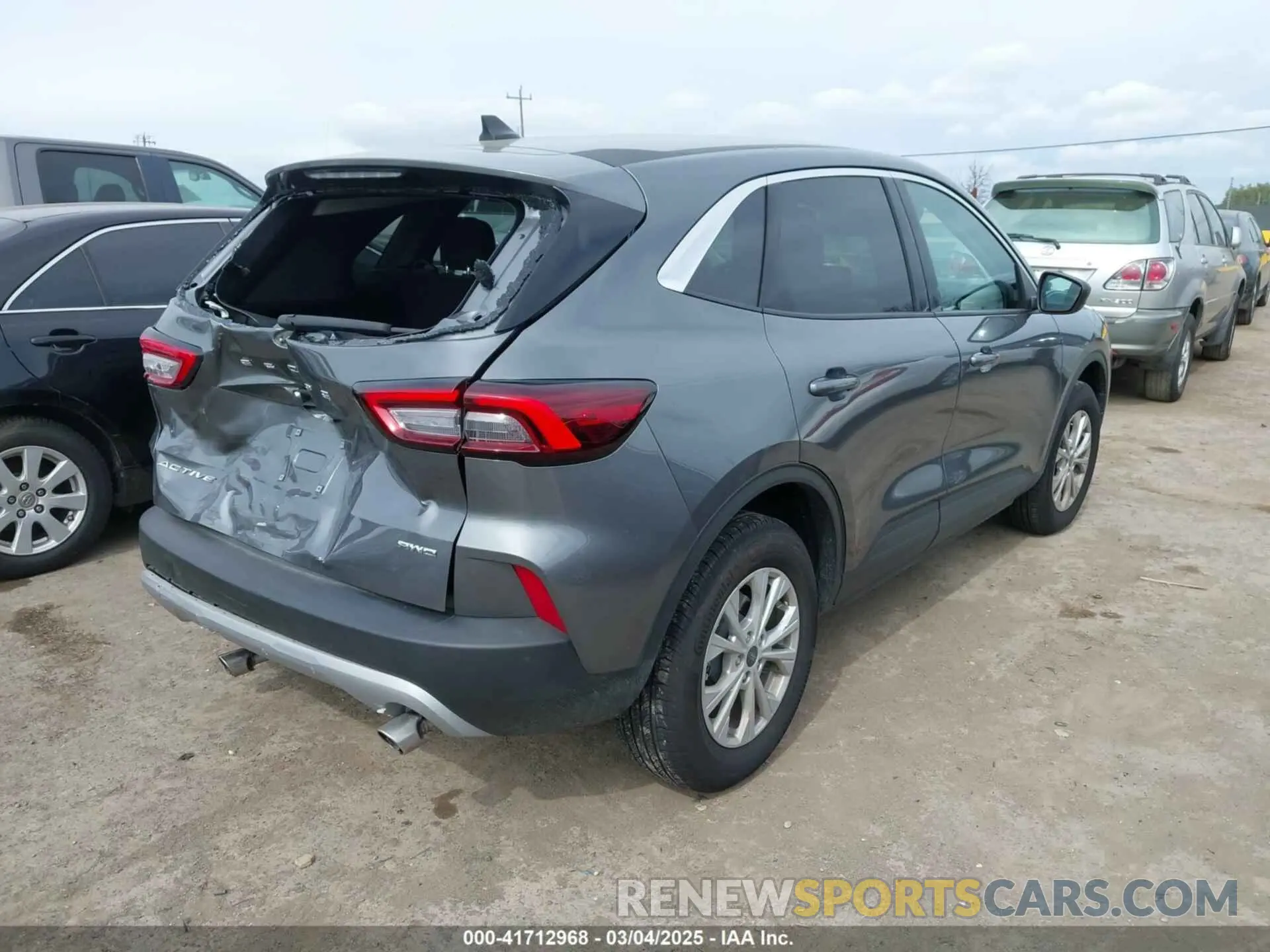 4 fotografías del automóvil dañado 1FMCU9GN5RUA55312 FORD ESCAPE 2024