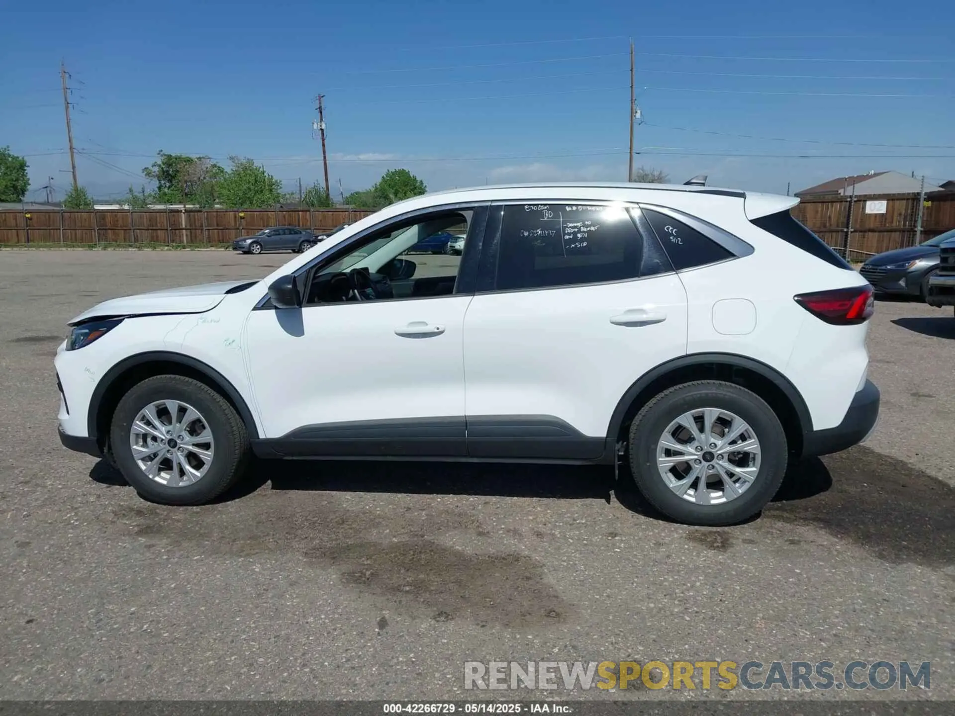 14 fotografías del automóvil dañado 1FMCU9GN5RUA74068 FORD ESCAPE 2024