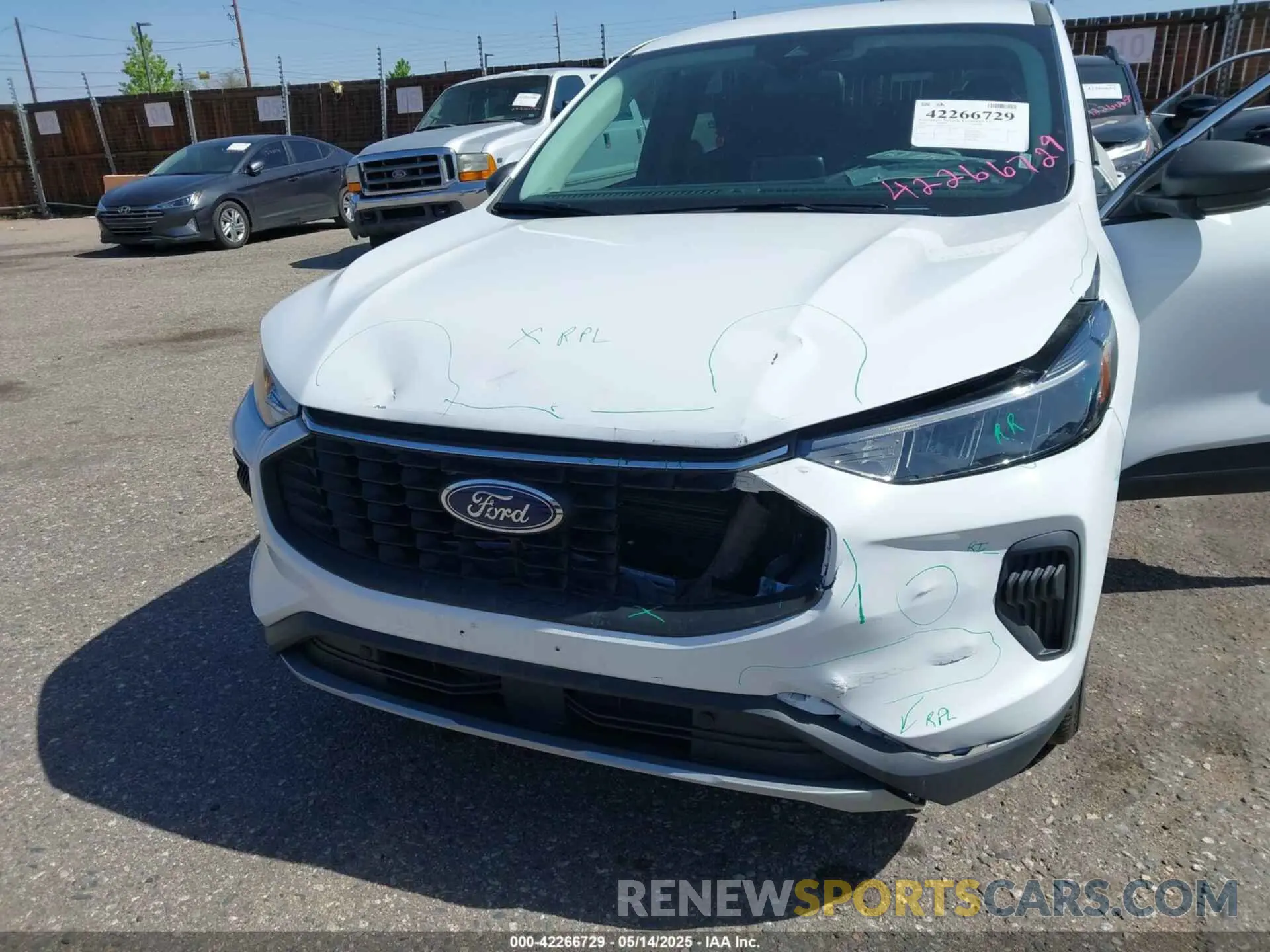 6 fotografías del automóvil dañado 1FMCU9GN5RUA74068 FORD ESCAPE 2024