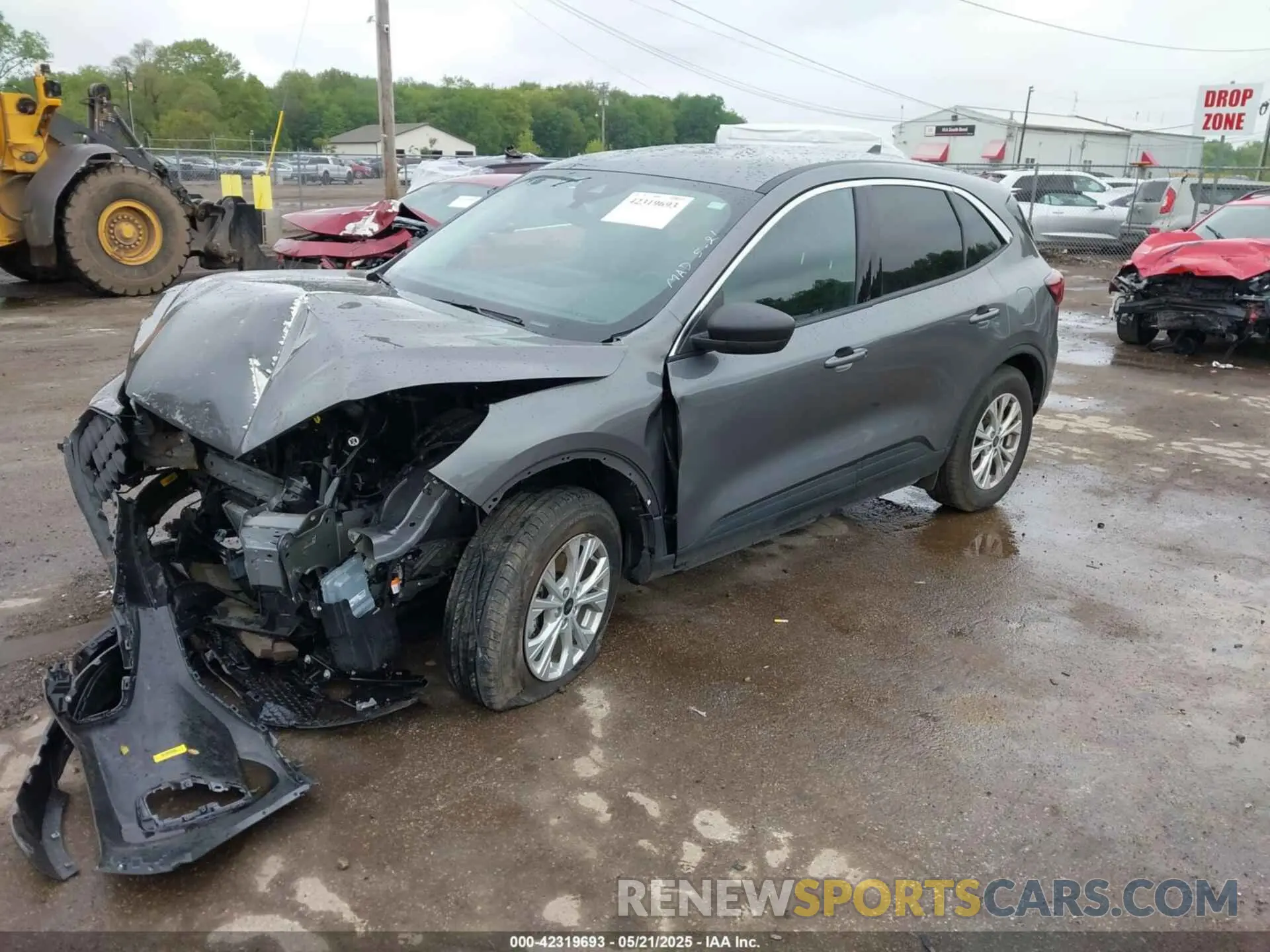 2 fotografías del automóvil dañado 1FMCU9GN5RUB14794 FORD ESCAPE 2024
