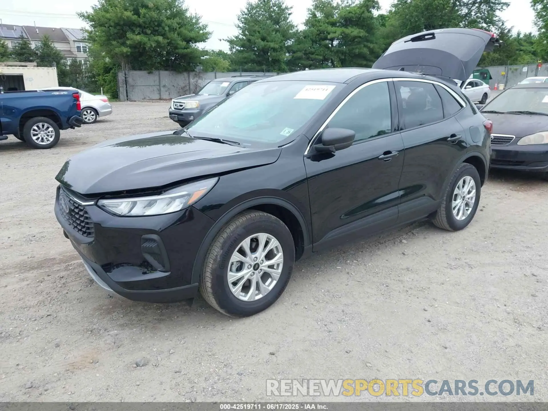 2 fotografías del automóvil dañado 1FMCU9GN6RUA12291 FORD ESCAPE 2024