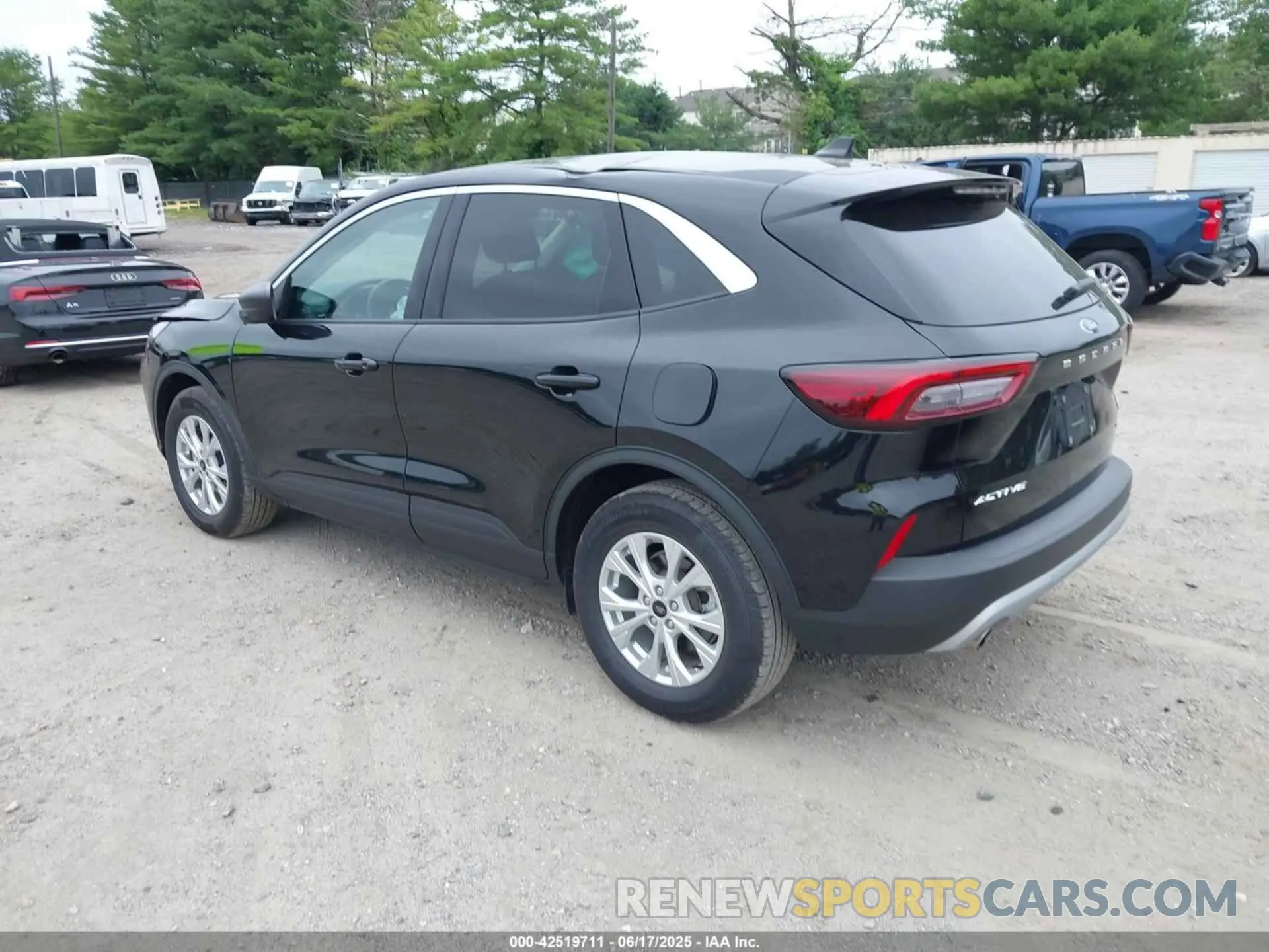 3 fotografías del automóvil dañado 1FMCU9GN6RUA12291 FORD ESCAPE 2024