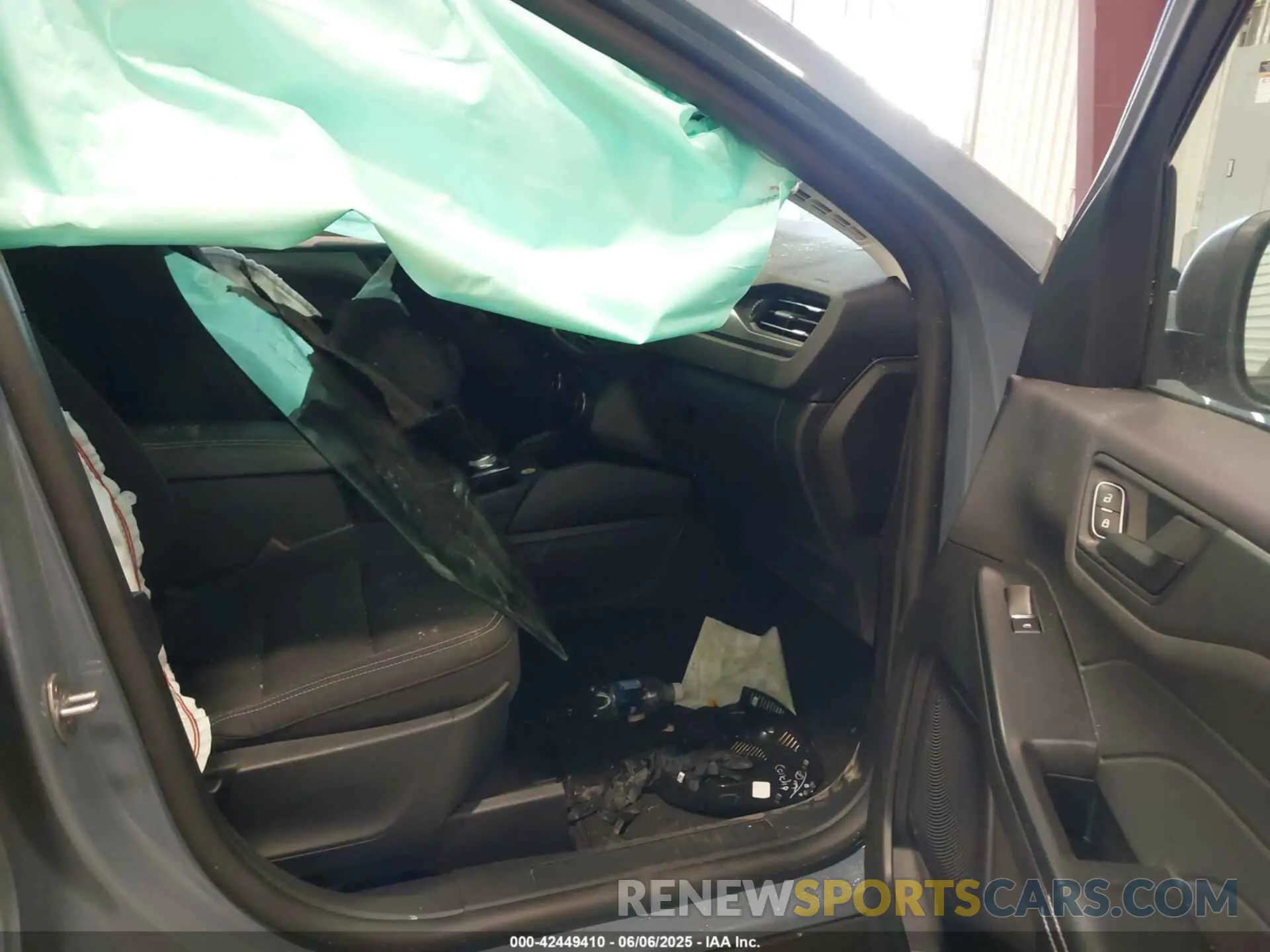 5 fotografías del automóvil dañado 1FMCU9GN6RUA86293 FORD ESCAPE 2024