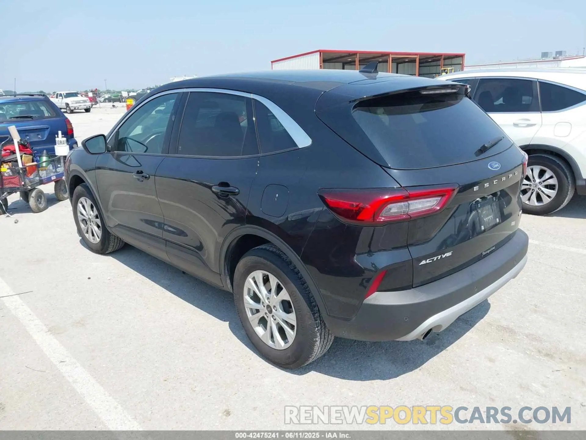 3 fotografías del automóvil dañado 1FMCU9GN7RUA01364 FORD ESCAPE 2024