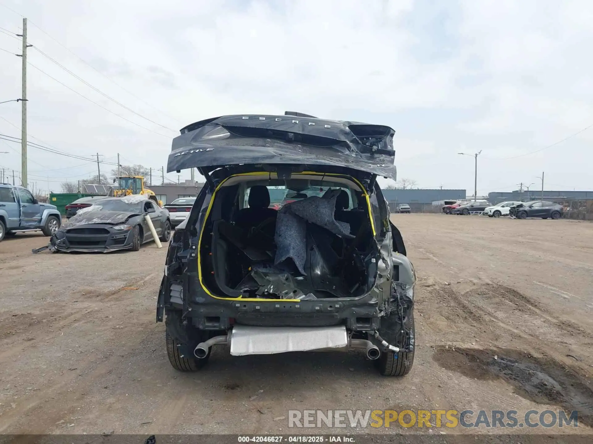 16 fotografías del automóvil dañado 1FMCU9GN8RUA09134 FORD ESCAPE 2024