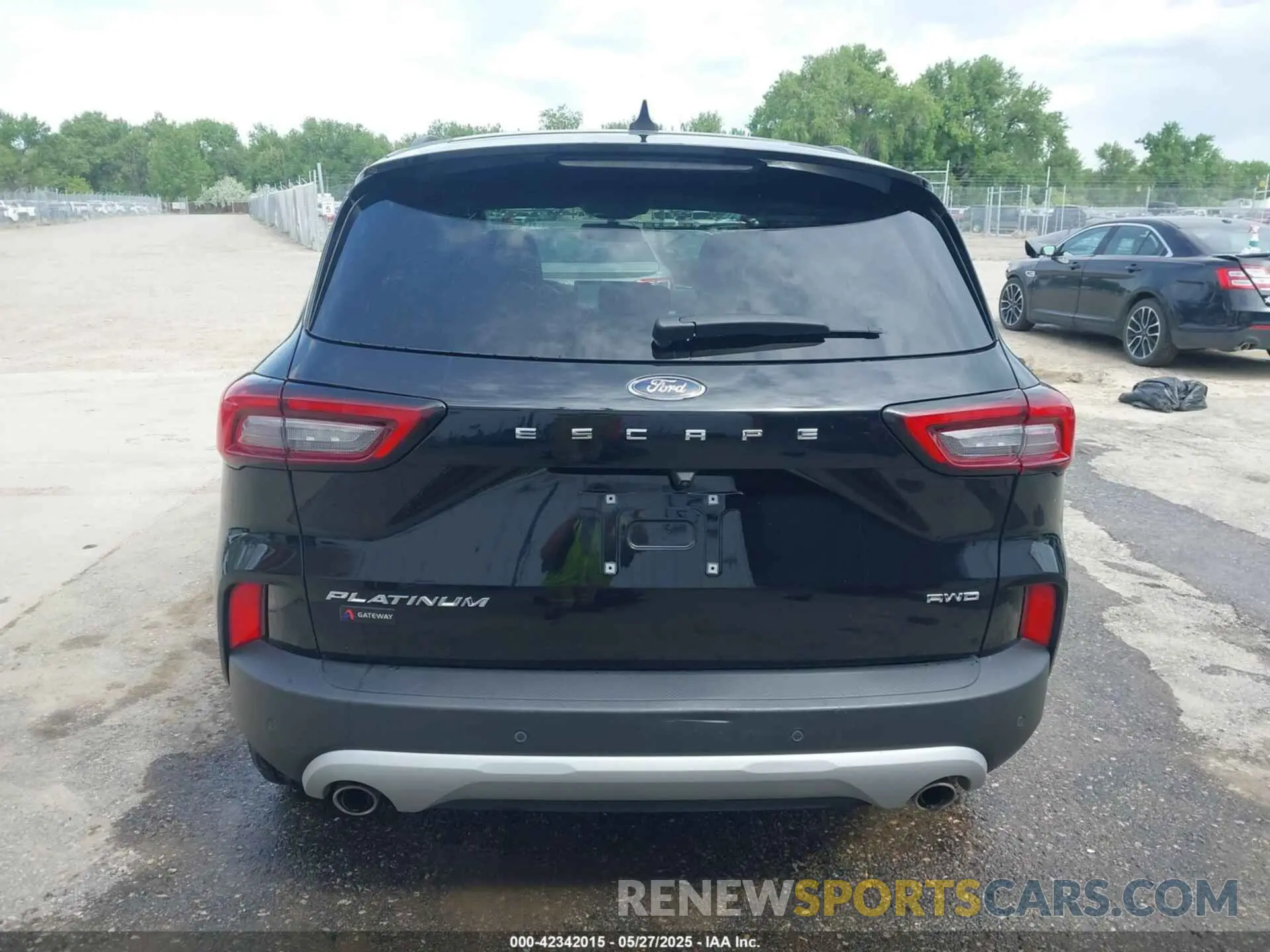 17 fotografías del automóvil dañado 1FMCU9JA2RUA35721 FORD ESCAPE 2024