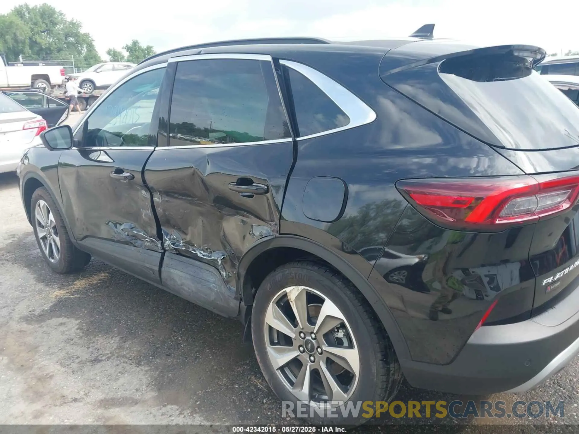 18 fotografías del automóvil dañado 1FMCU9JA2RUA35721 FORD ESCAPE 2024