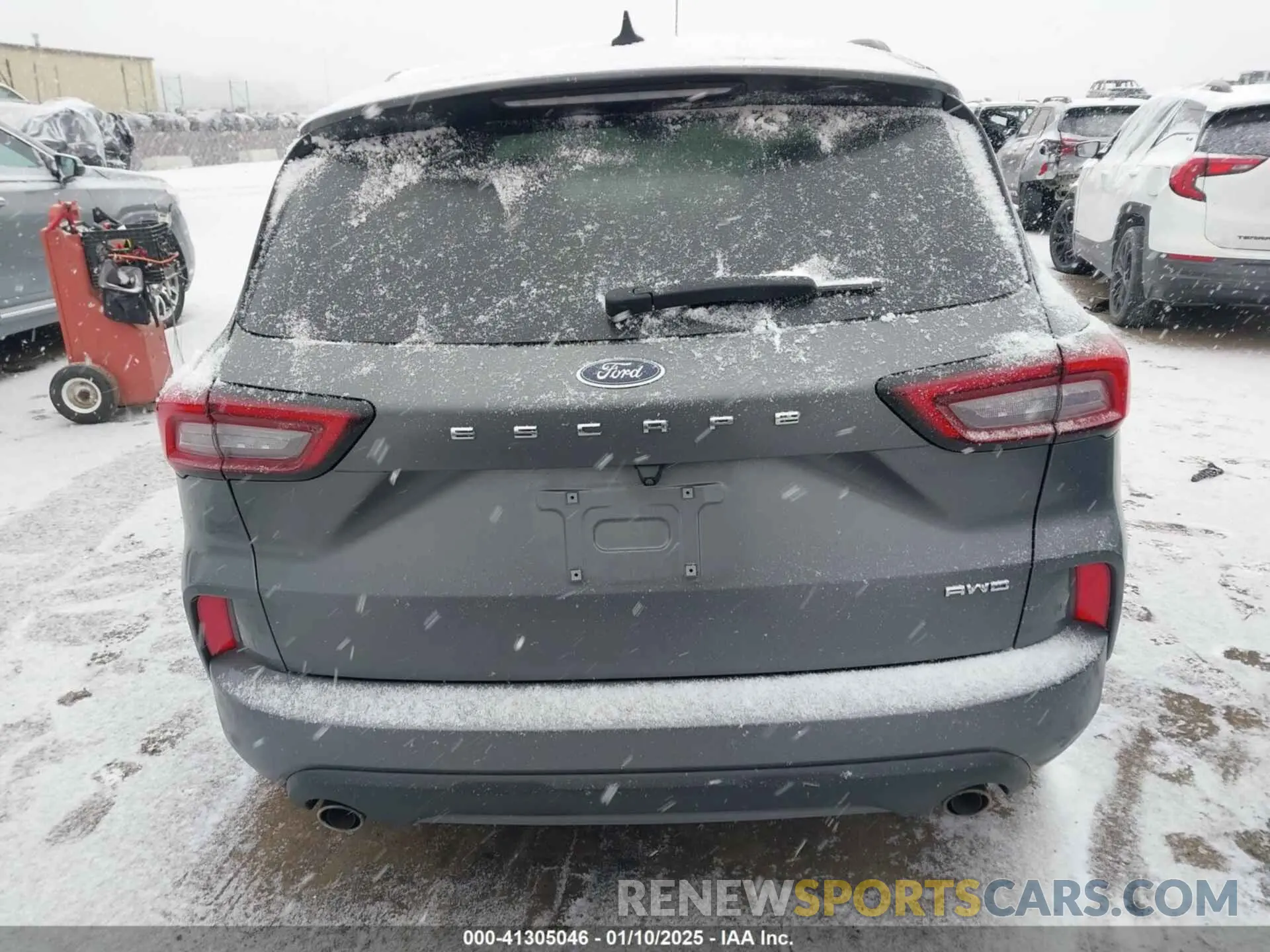 15 fotografías del automóvil dañado 1FMCU9MN5RUA12545 FORD ESCAPE 2024