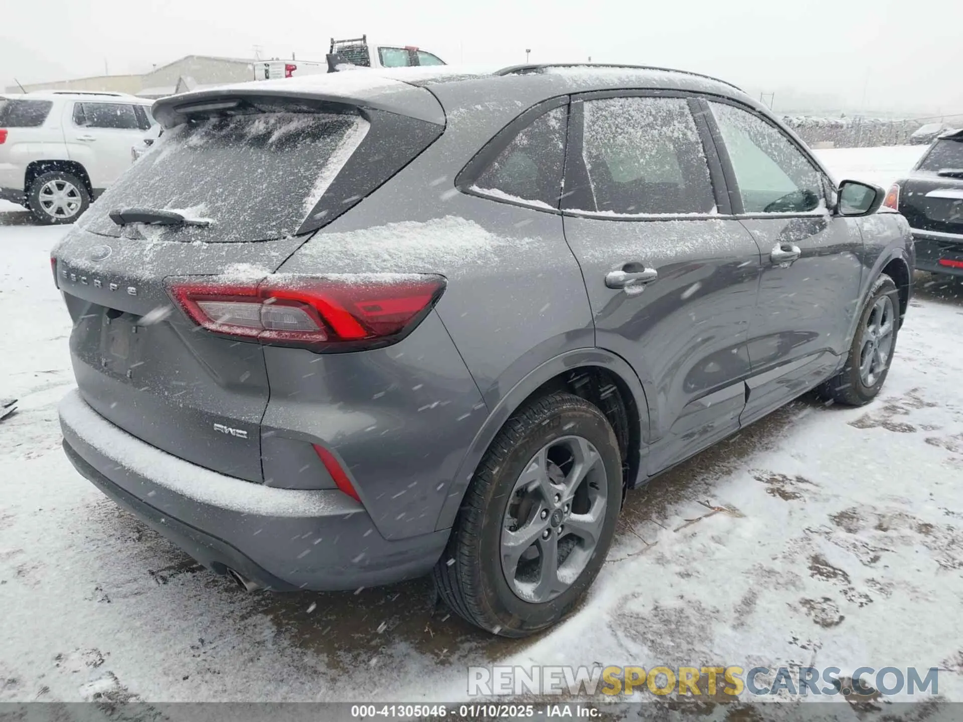 4 fotografías del automóvil dañado 1FMCU9MN5RUA12545 FORD ESCAPE 2024