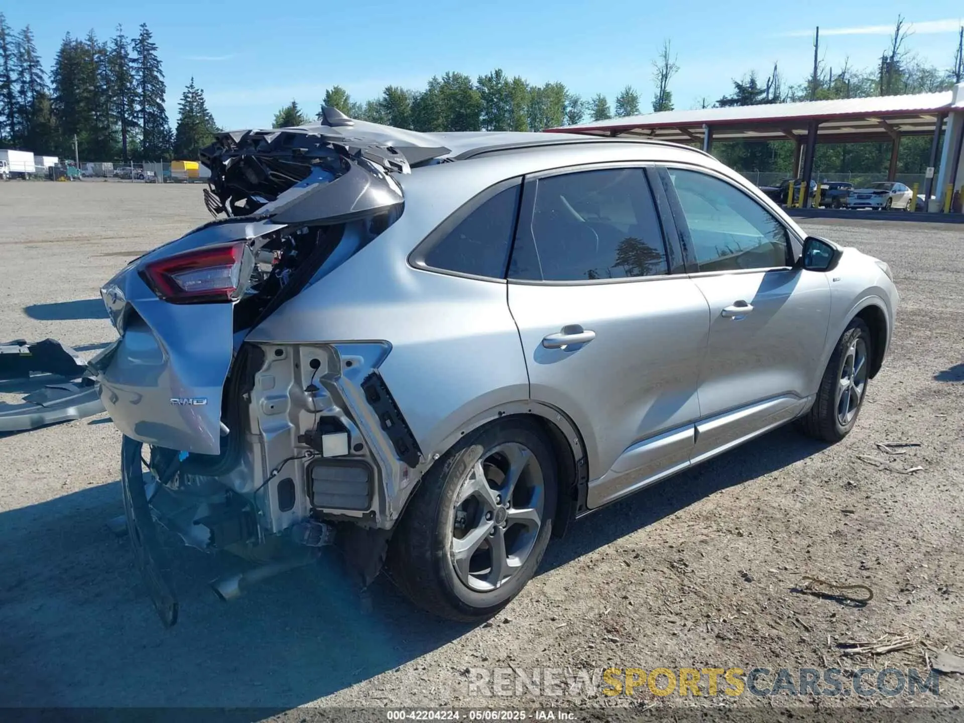 4 fotografías del automóvil dañado 1FMCU9MN6RUA24199 FORD ESCAPE 2024