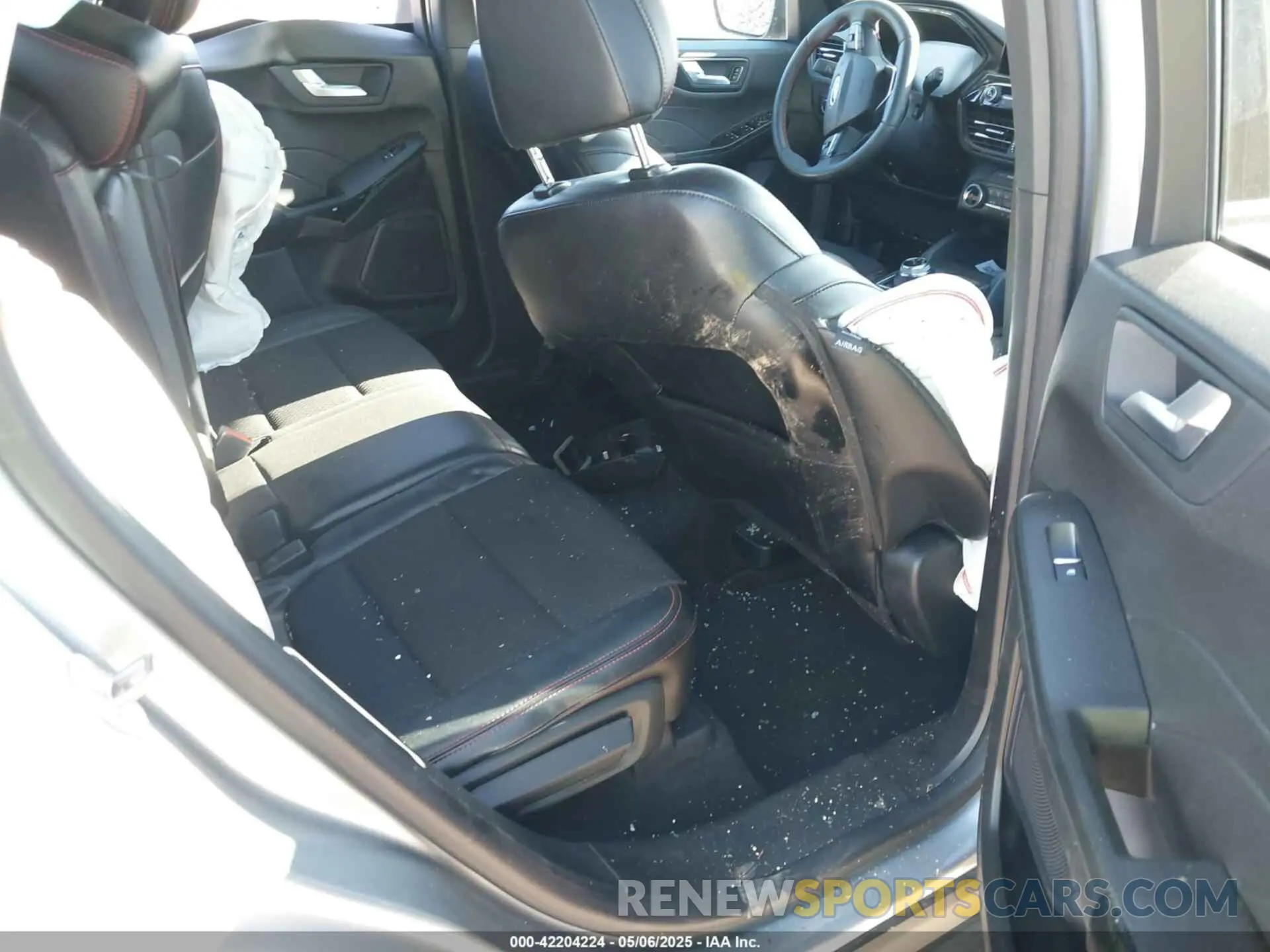 8 fotografías del automóvil dañado 1FMCU9MN6RUA24199 FORD ESCAPE 2024